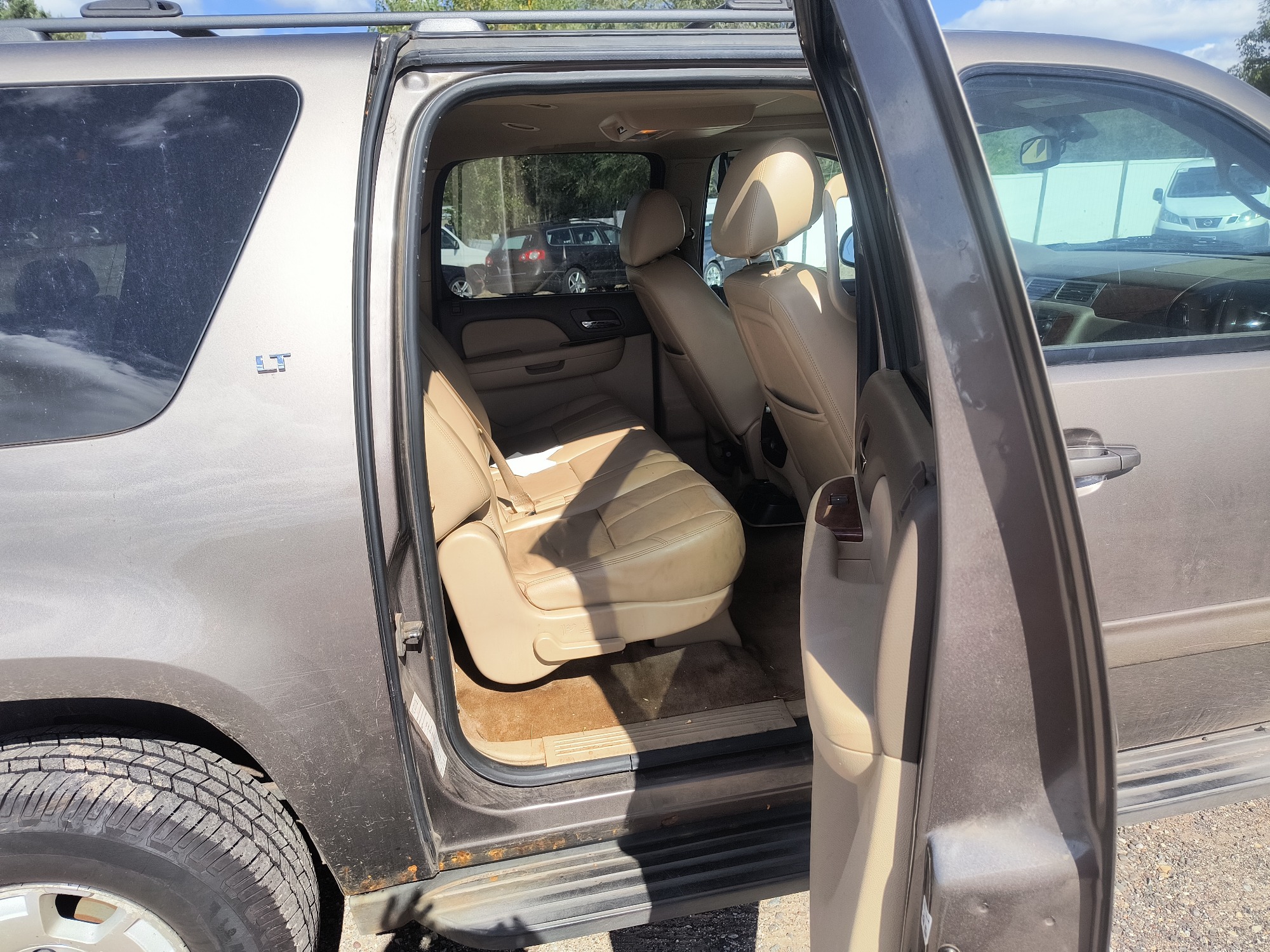 2013 chevrolet suburban ltz-1500-4wd with 215158 miles for sale near elk-river, minnesota 106563_28_pass_rear_seat.jpg