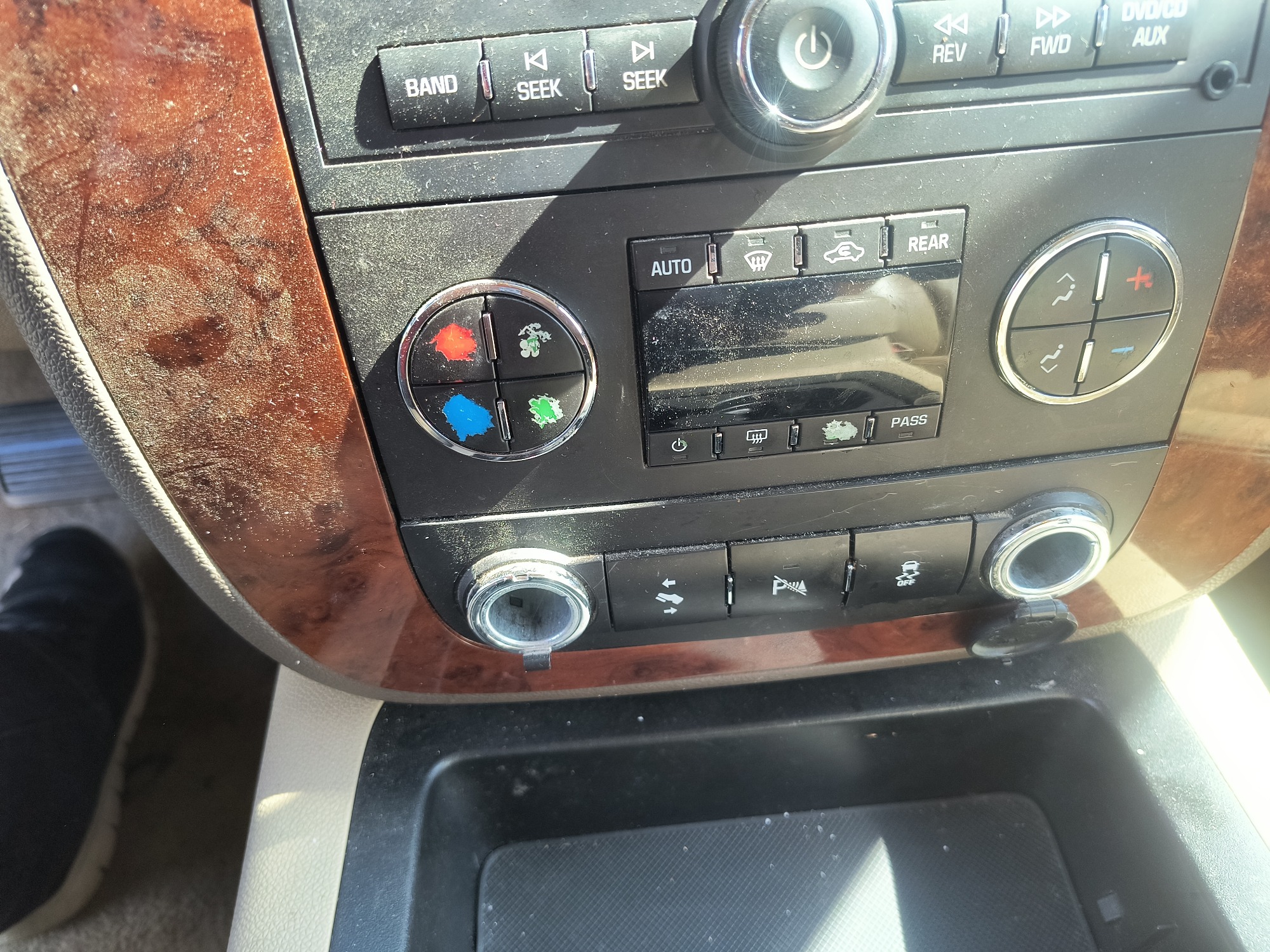 2013 chevrolet suburban ltz-1500-4wd with 215158 miles for sale near elk-river, minnesota 106563_40_climate_control.jpg