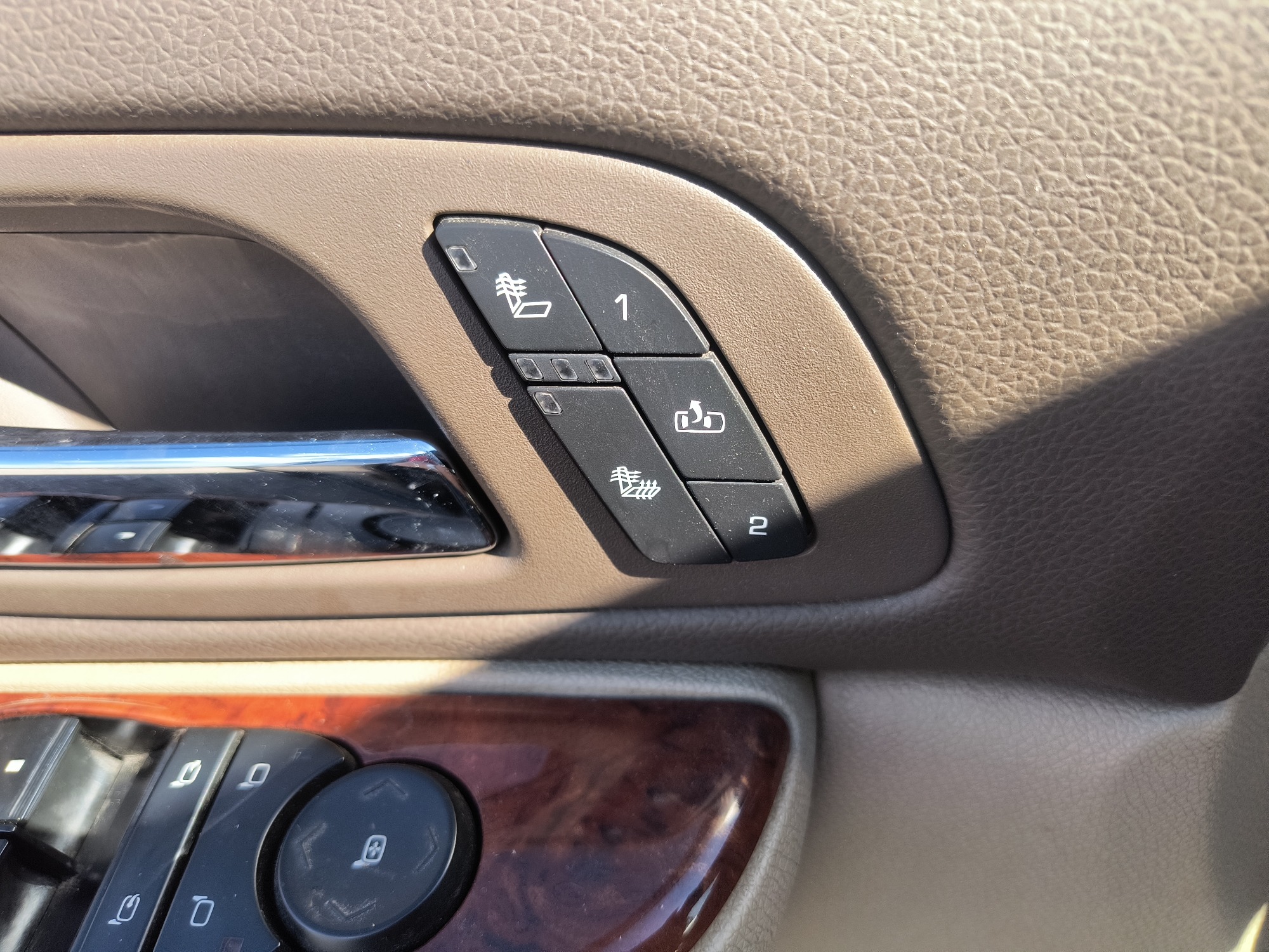 2013 chevrolet suburban ltz-1500-4wd with 215158 miles for sale near elk-river, minnesota 106563_42_heated_seat_switches.jpg
