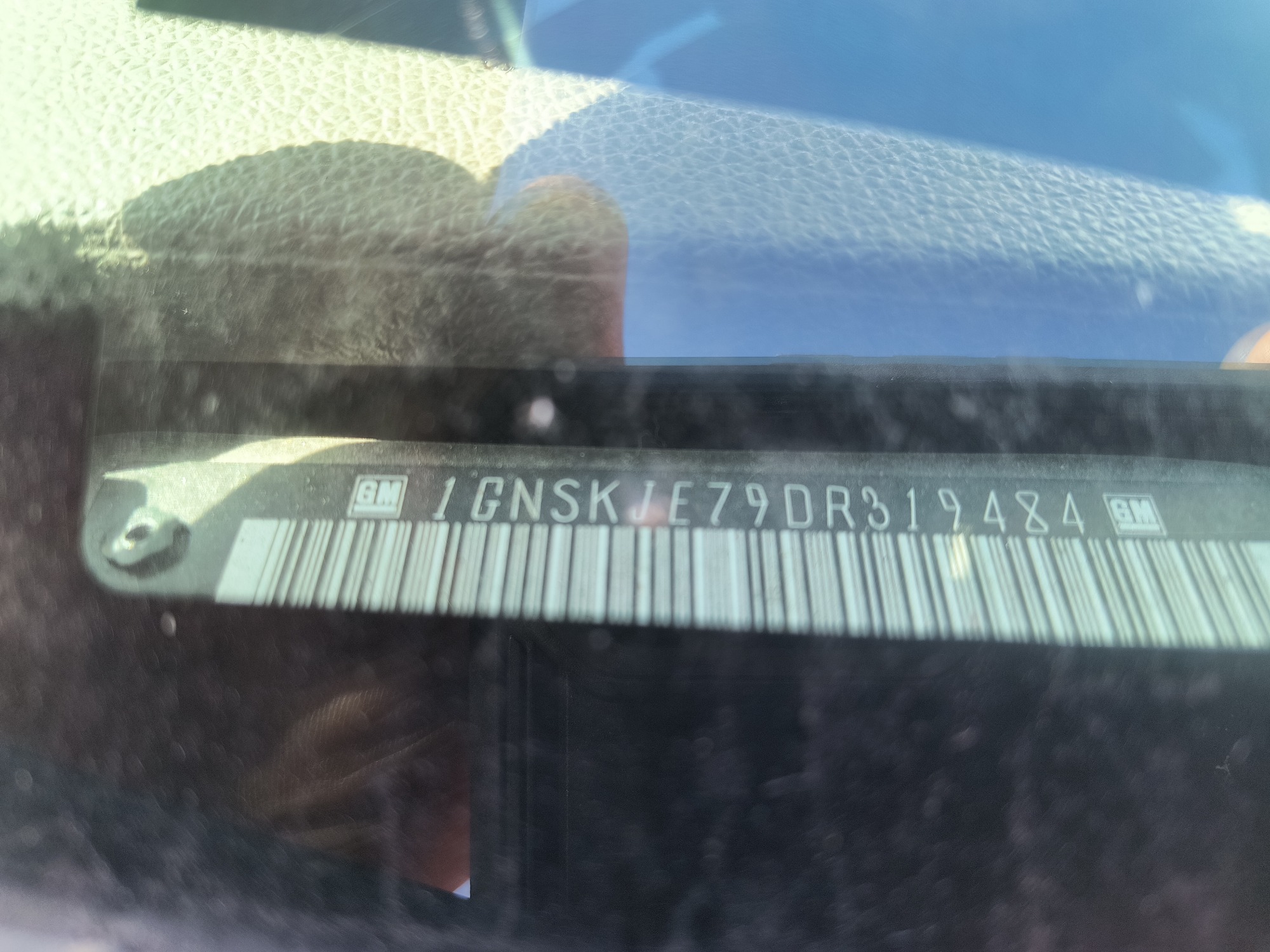 2013 chevrolet suburban ltz-1500-4wd with 215158 miles for sale near elk-river, minnesota 106563_48_windshield_vin_plate.jpg