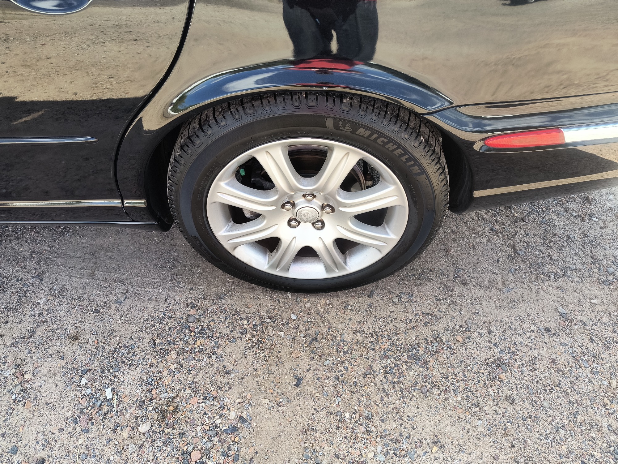 2005 jaguar xj-series xj8l with 123017 miles for sale near elk-river, minnesota 106564_13_rear_drv_wheel.jpg