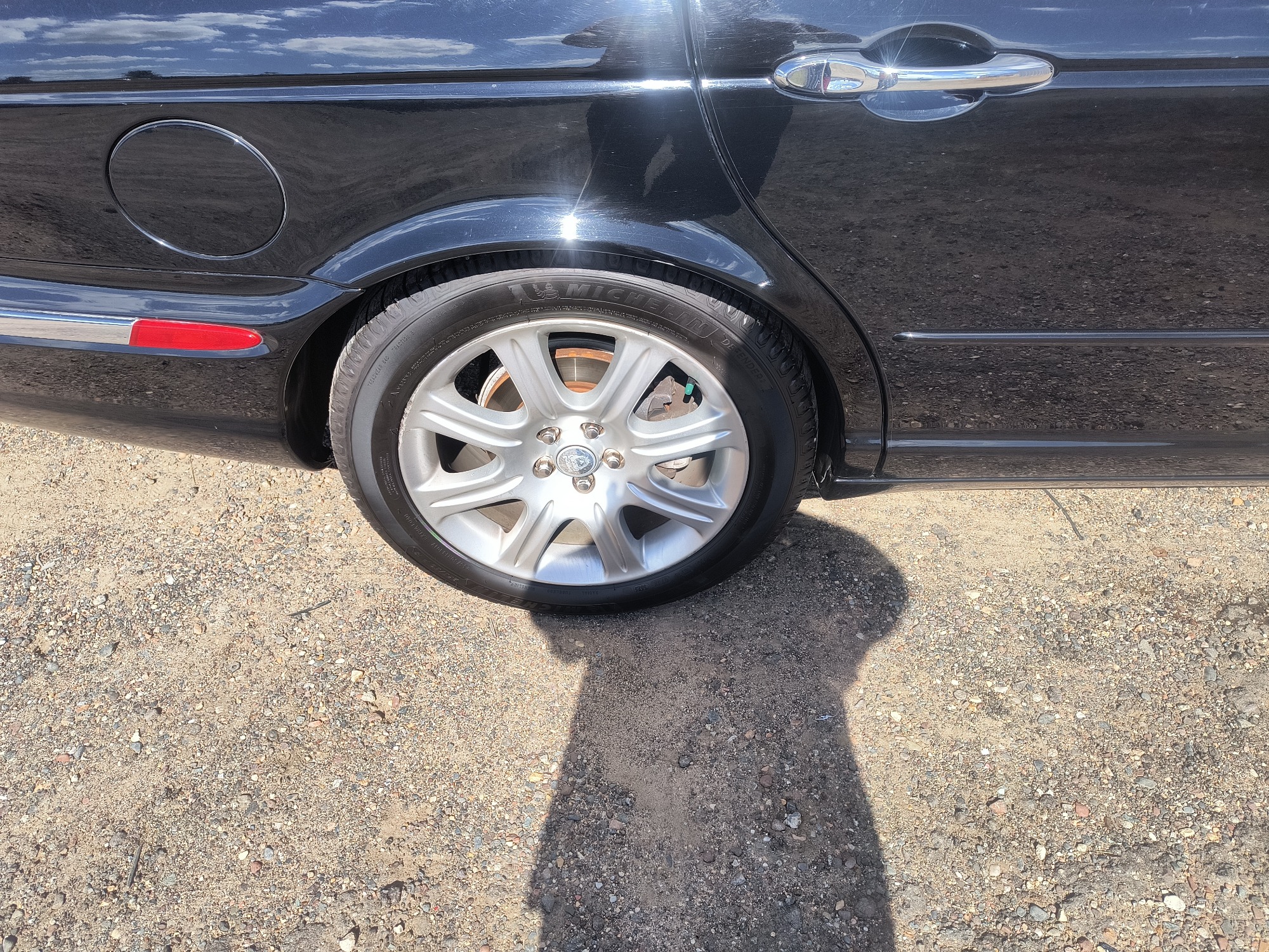2005 jaguar xj-series xj8l with 123017 miles for sale near elk-river, minnesota 106564_14_rear_pass_wheel.jpg