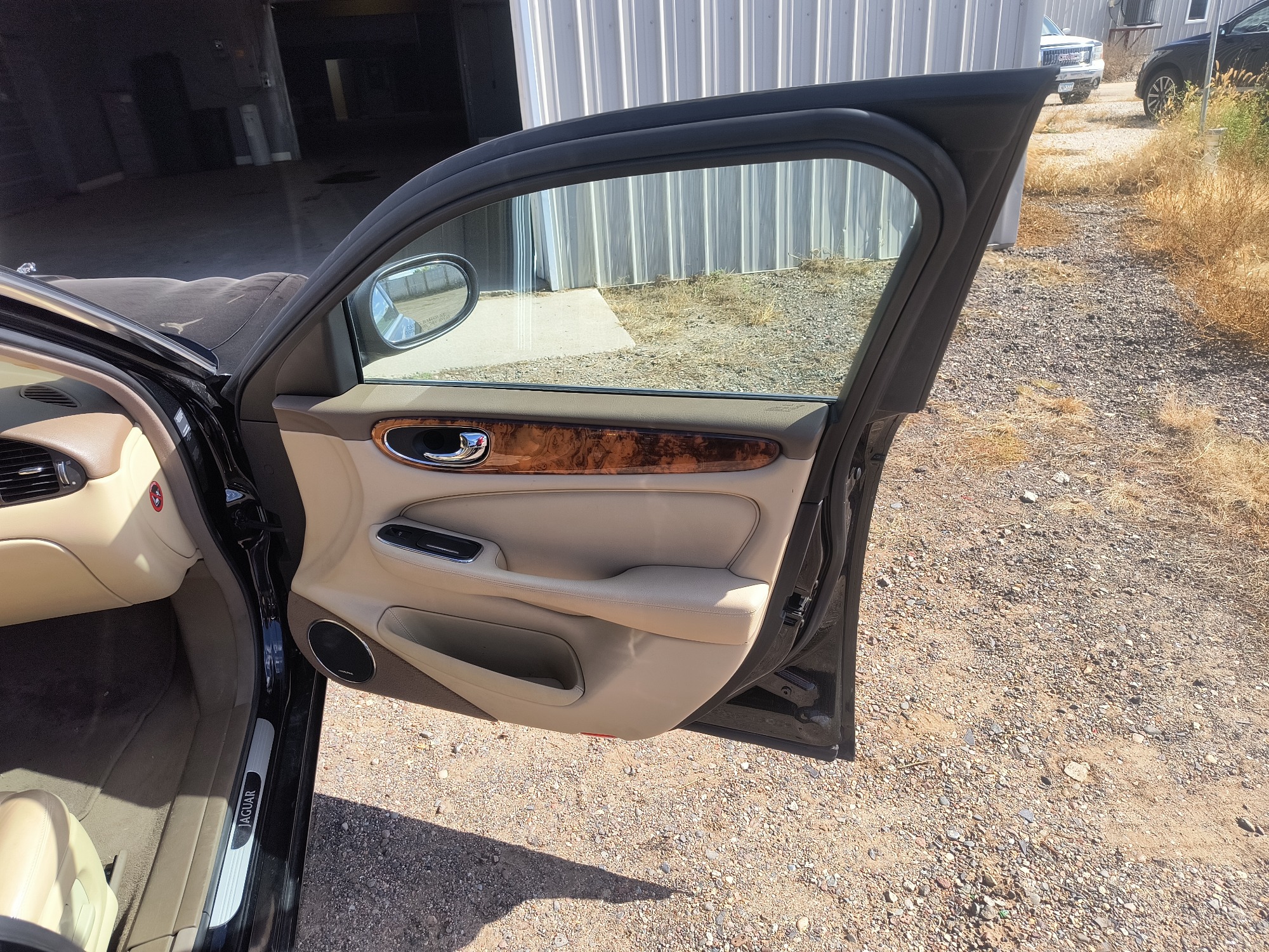 2005 jaguar xj-series xj8l with 123017 miles for sale near elk-river, minnesota 106564_32_passenger_door_panel.jpg