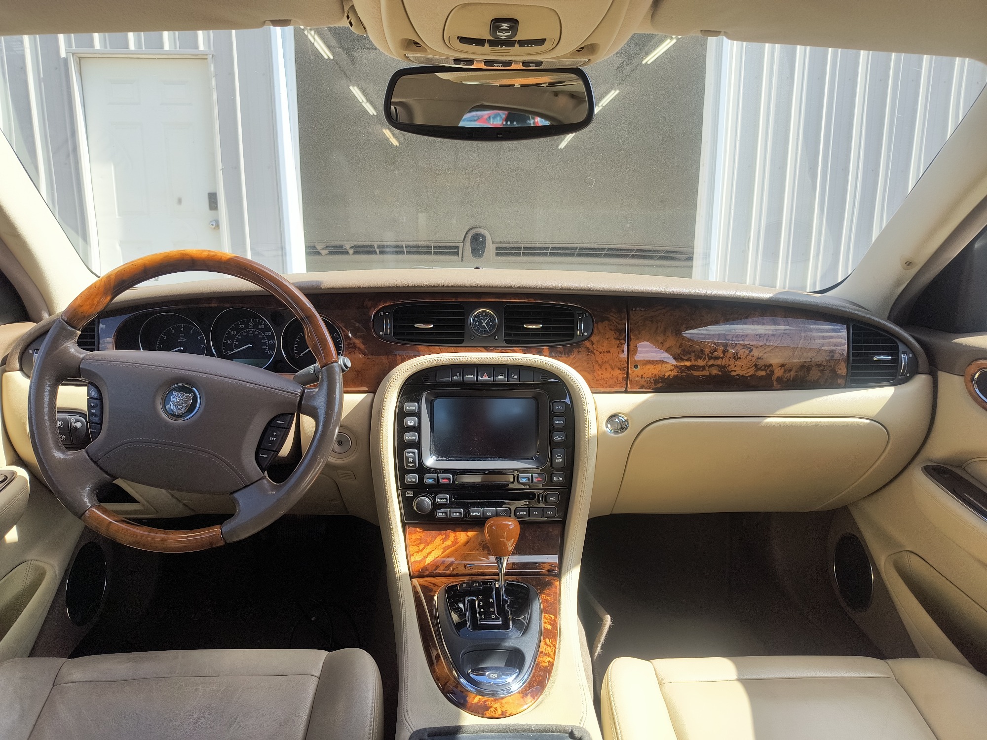 2005 jaguar xj-series xj8l with 123017 miles for sale near elk-river, minnesota 106564_34_whole_dash.jpg