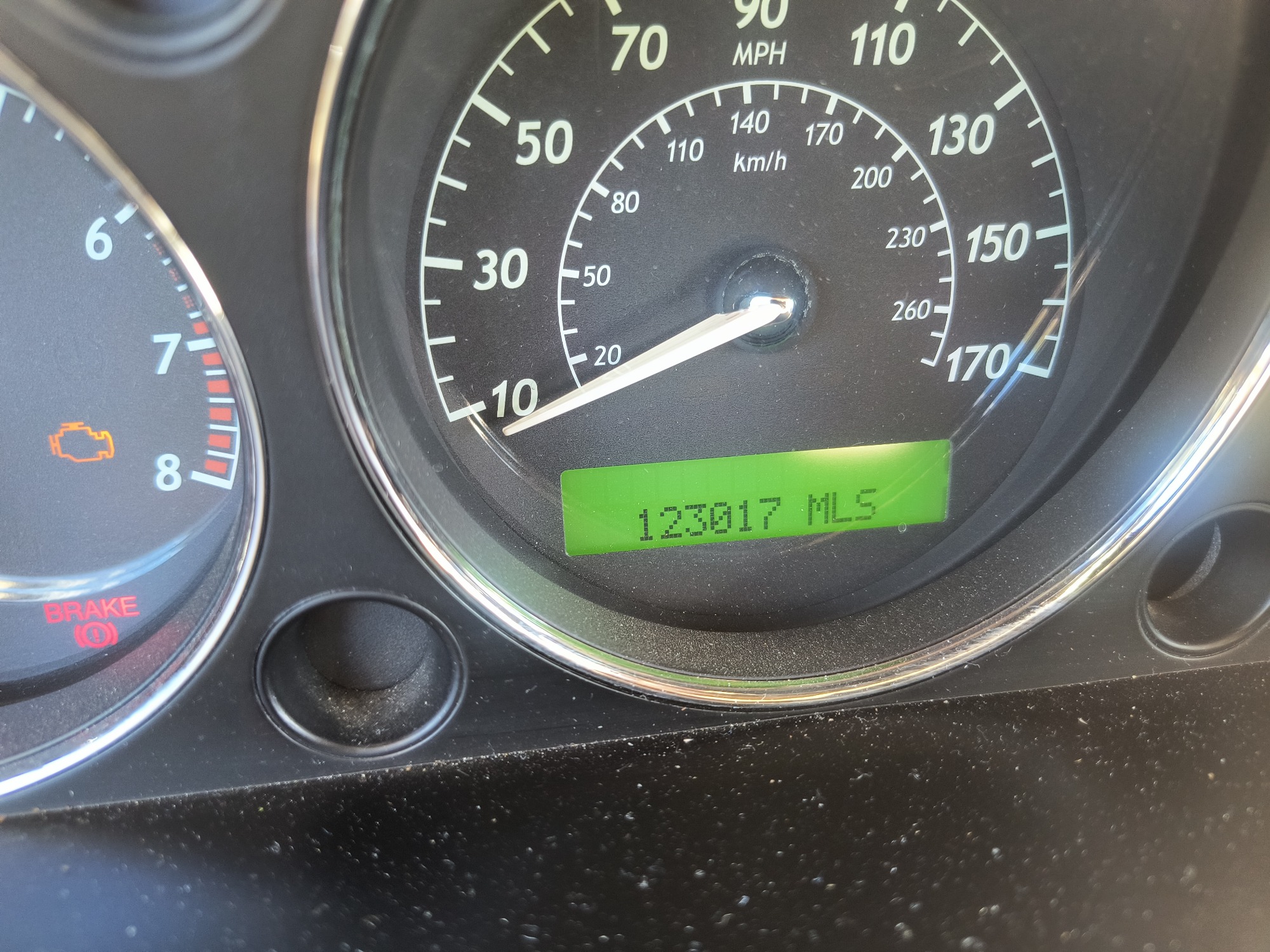 2005 jaguar xj-series xj8l with 123017 miles for sale near elk-river, minnesota 106564_44_mileage_closeup.jpg