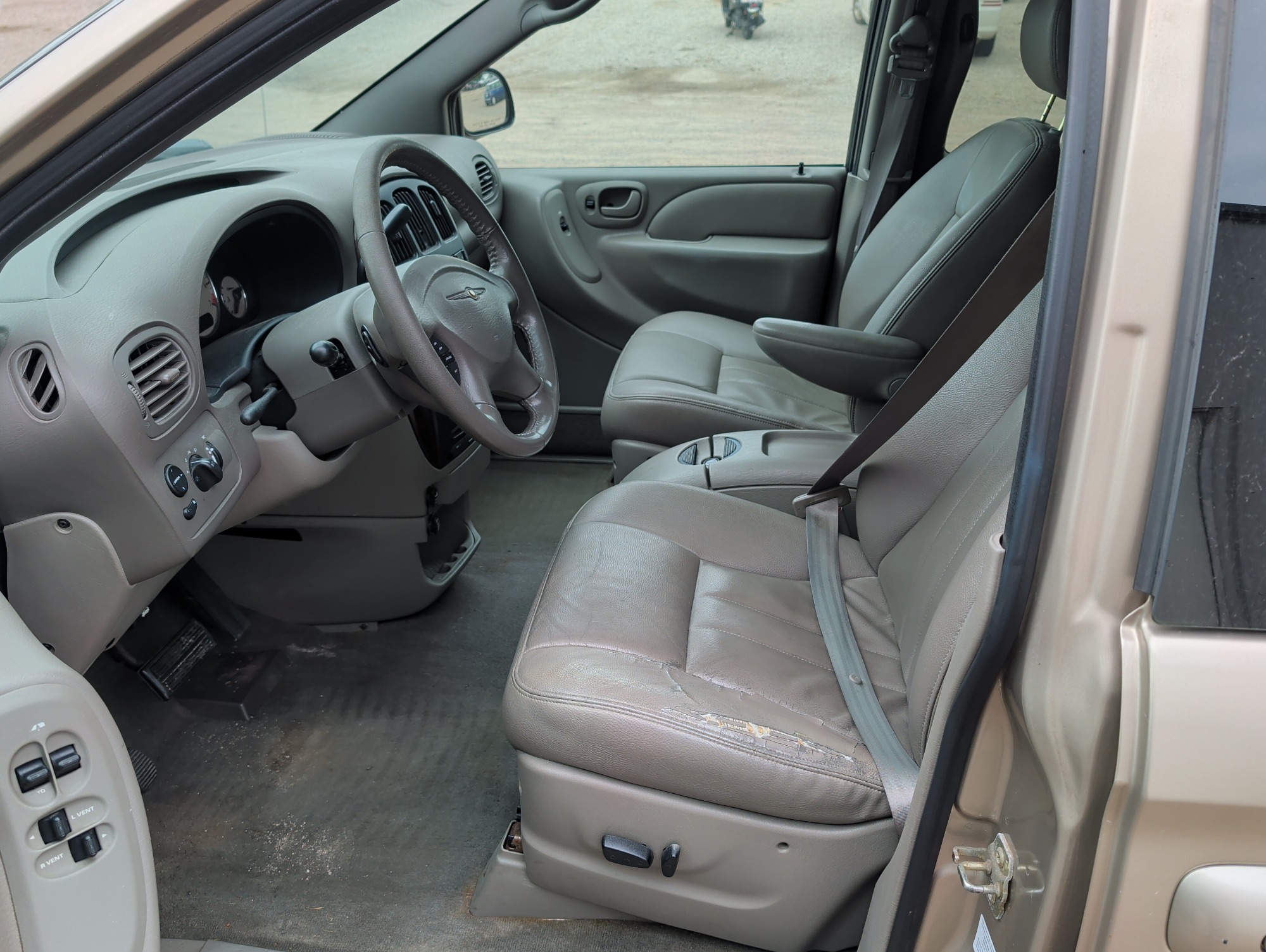 2003 chrysler town-and-country with 184015 miles for sale near elk-river, minnesota 106565_22_driver_seat.jpg