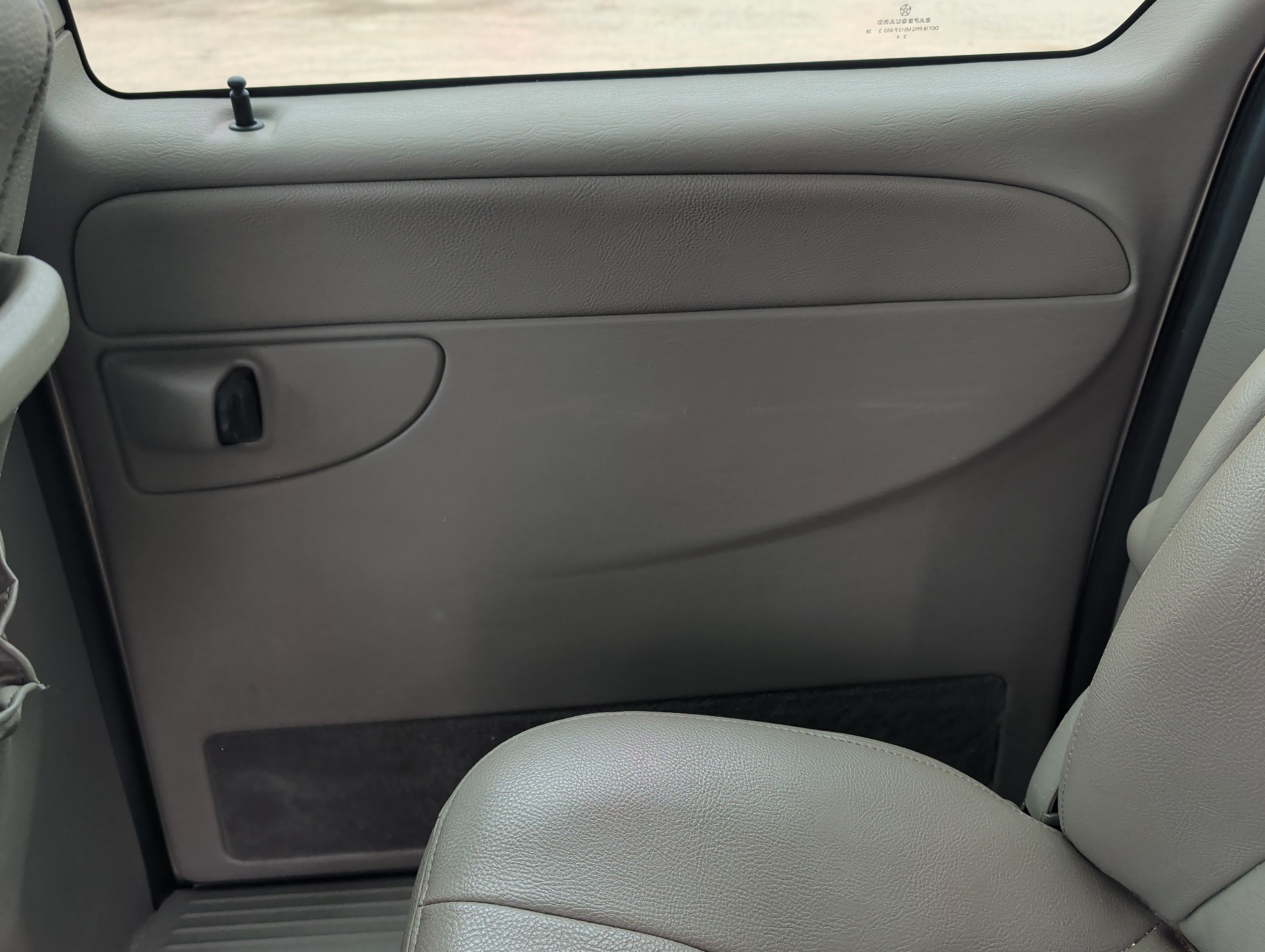 2003 chrysler town-and-country with 184015 miles for sale near elk-river, minnesota 106565_25_drv_rear_door_panel.jpg
