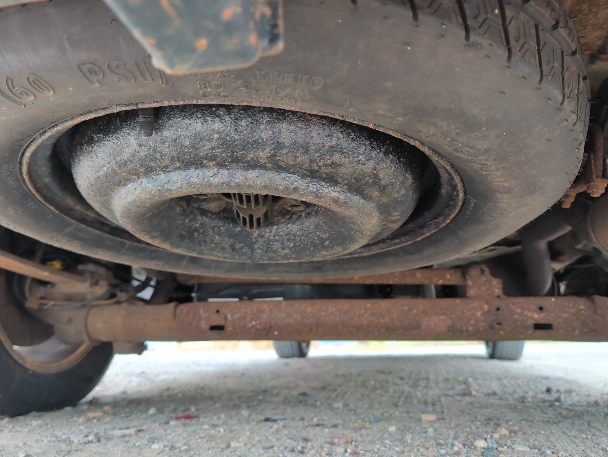 2003 chrysler town-and-country with 184015 miles for sale near elk-river, minnesota 106565_27_spare_tire.jpg
