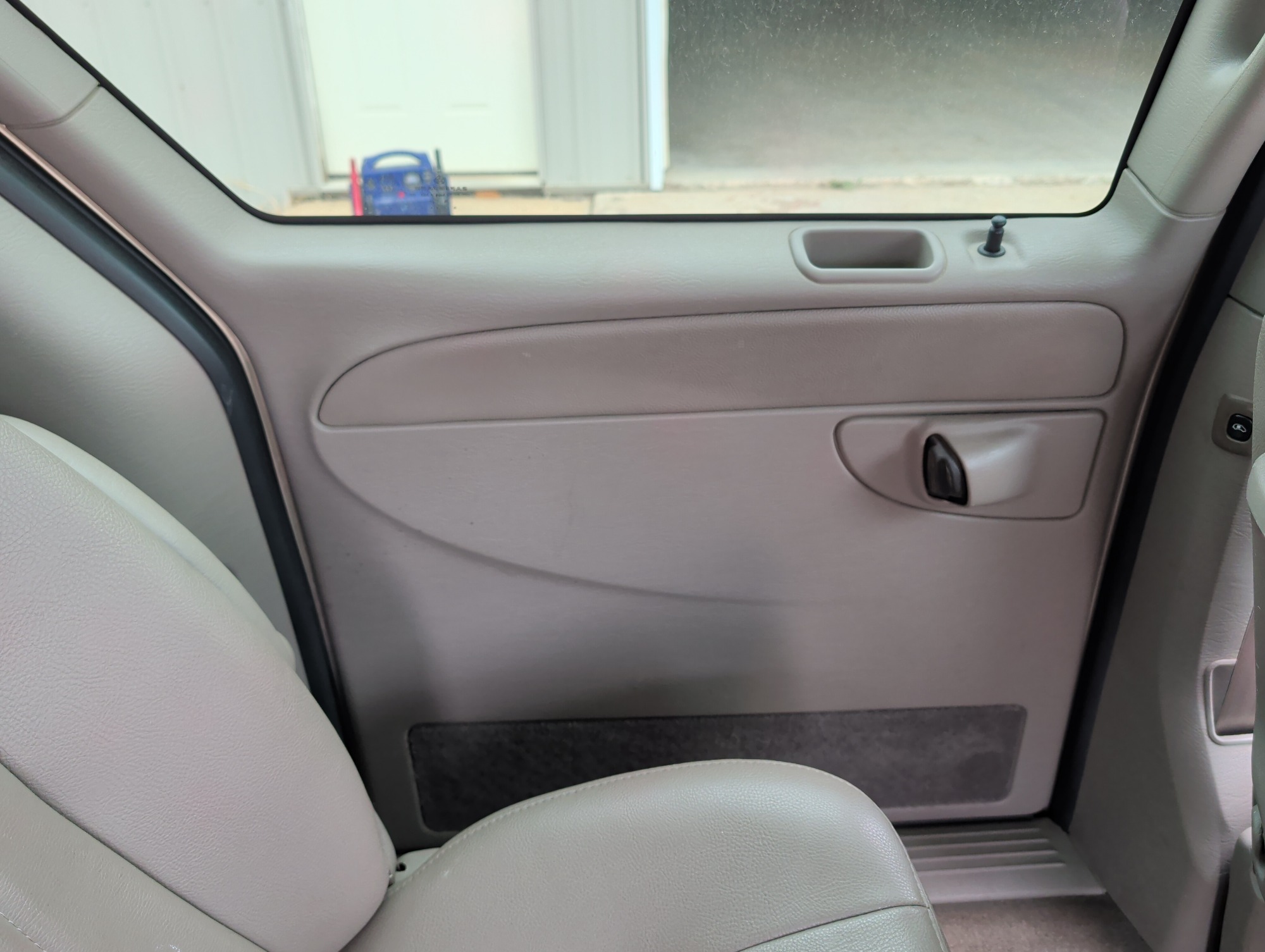 2003 chrysler town-and-country with 184015 miles for sale near elk-river, minnesota 106565_30_pass_rear_door_panel.jpg