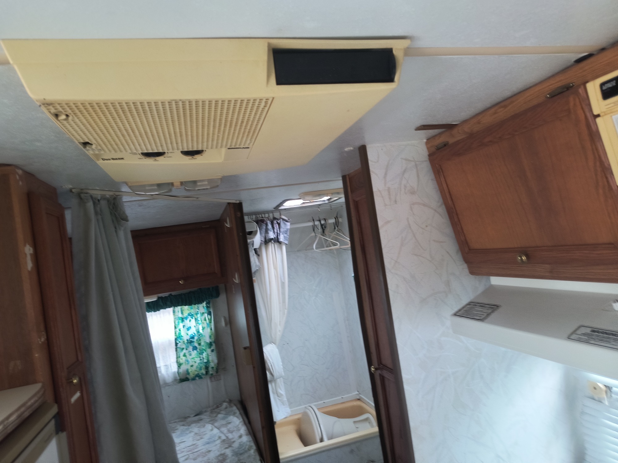 1998 aerolite travel-trailer - for sale near Elk River, Minnesota 106566_35_headliner_sunroof.jpg
