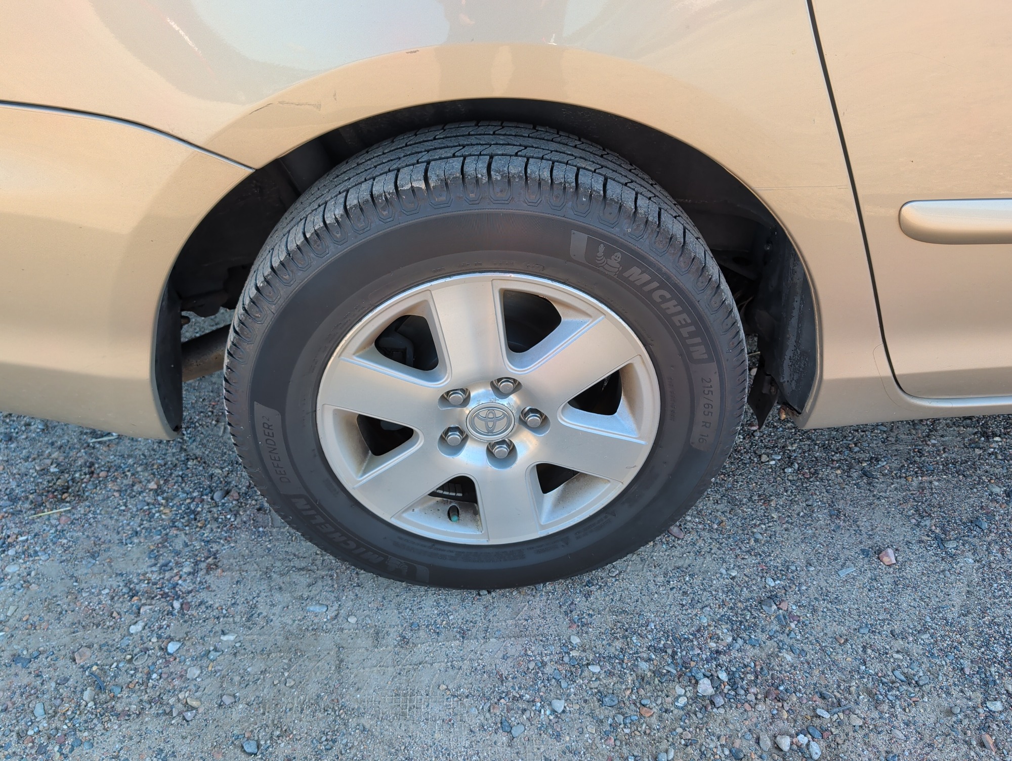 2006 toyota sienna le-7-passenger with 274406 miles for sale near elk-river, minnesota 106567_14_rear_pass_wheel.jpg