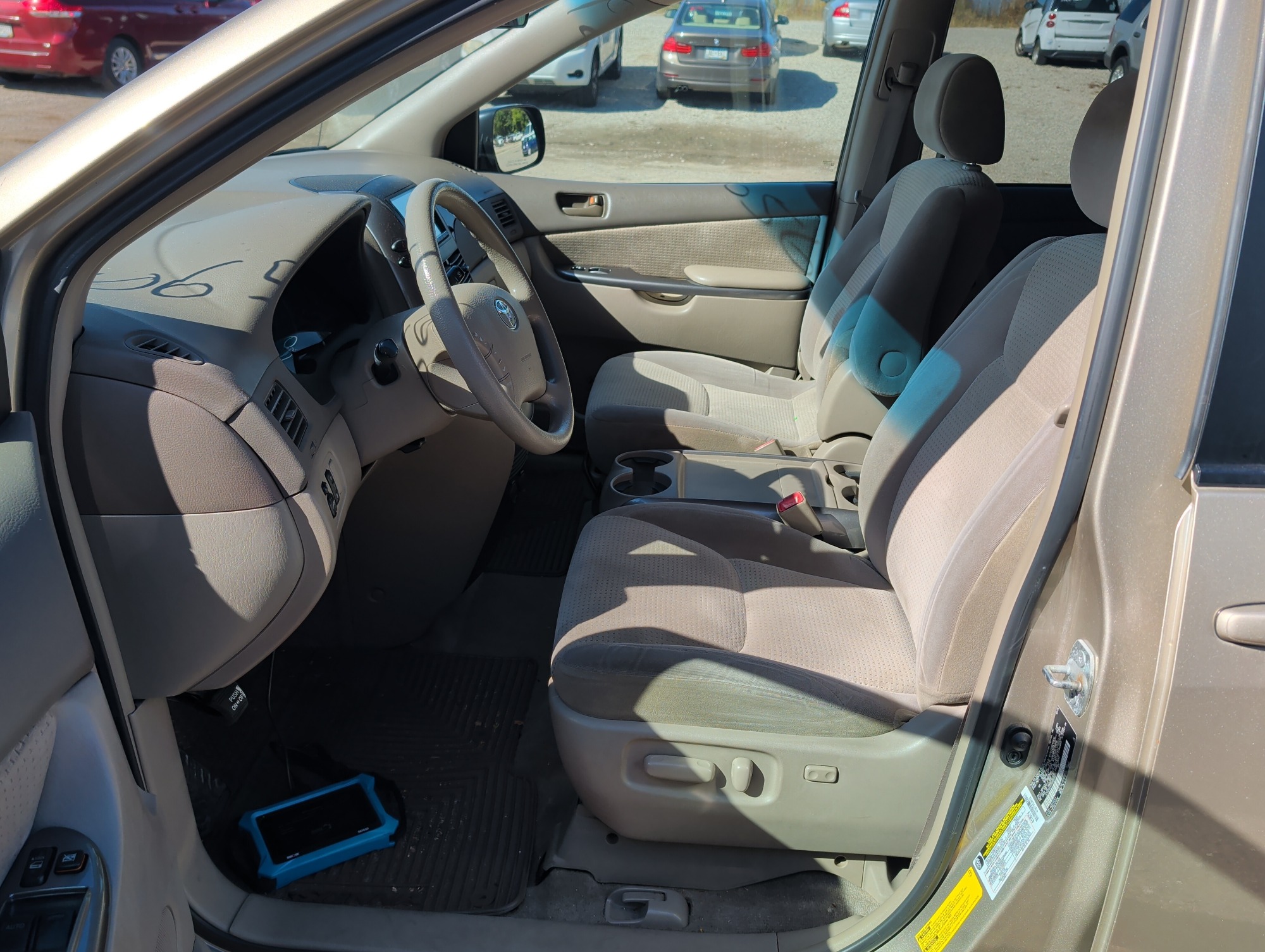 2006 toyota sienna le-7-passenger with 274406 miles for sale near elk-river, minnesota 106567_22_driver_seat.jpg
