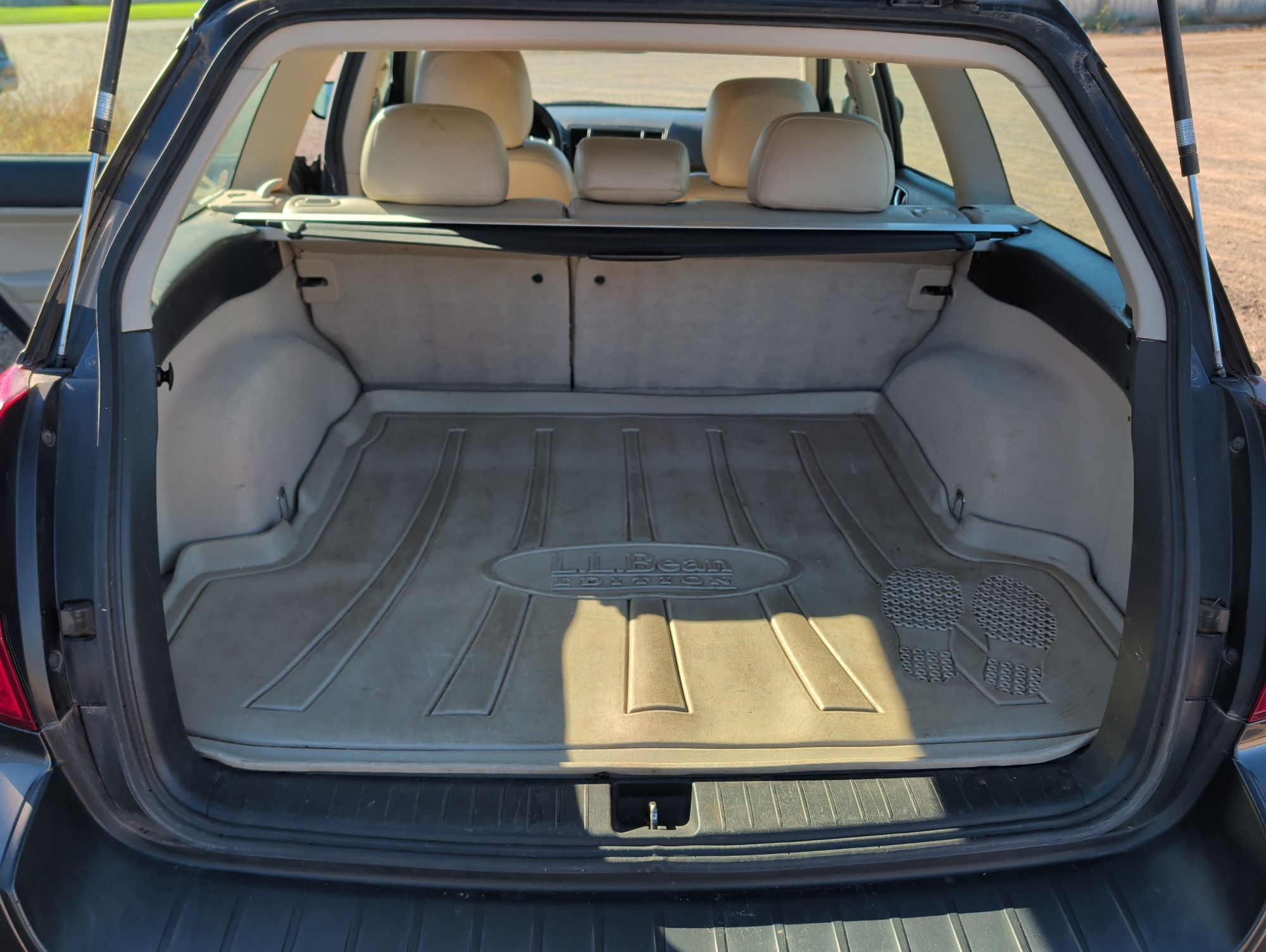 2008 subaru outback 2.5i with 185699 miles for sale near elk-river, minnesota 106569_26_trunk.jpg