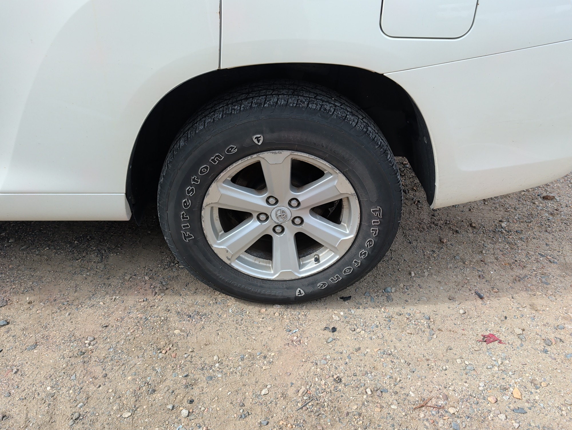 2008 toyota highlander base-4wd with 296754 miles for sale near elk-river, minnesota 106570_13_rear_drv_wheel.jpg