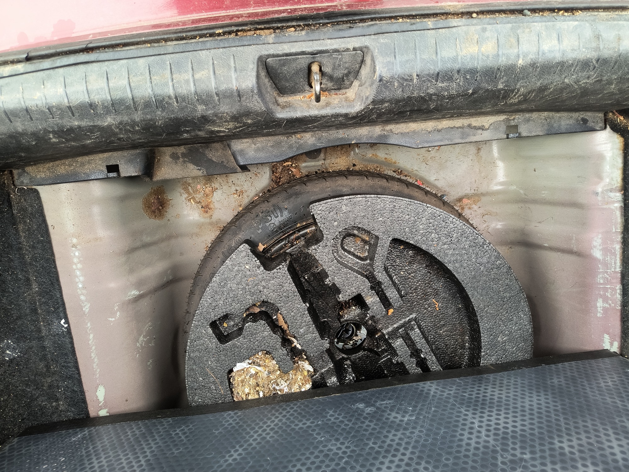 2006 honda civic lx-sedan-at with 229409 miles for sale near Elk River, Minnesota 106574_27_spare_tire.jpg