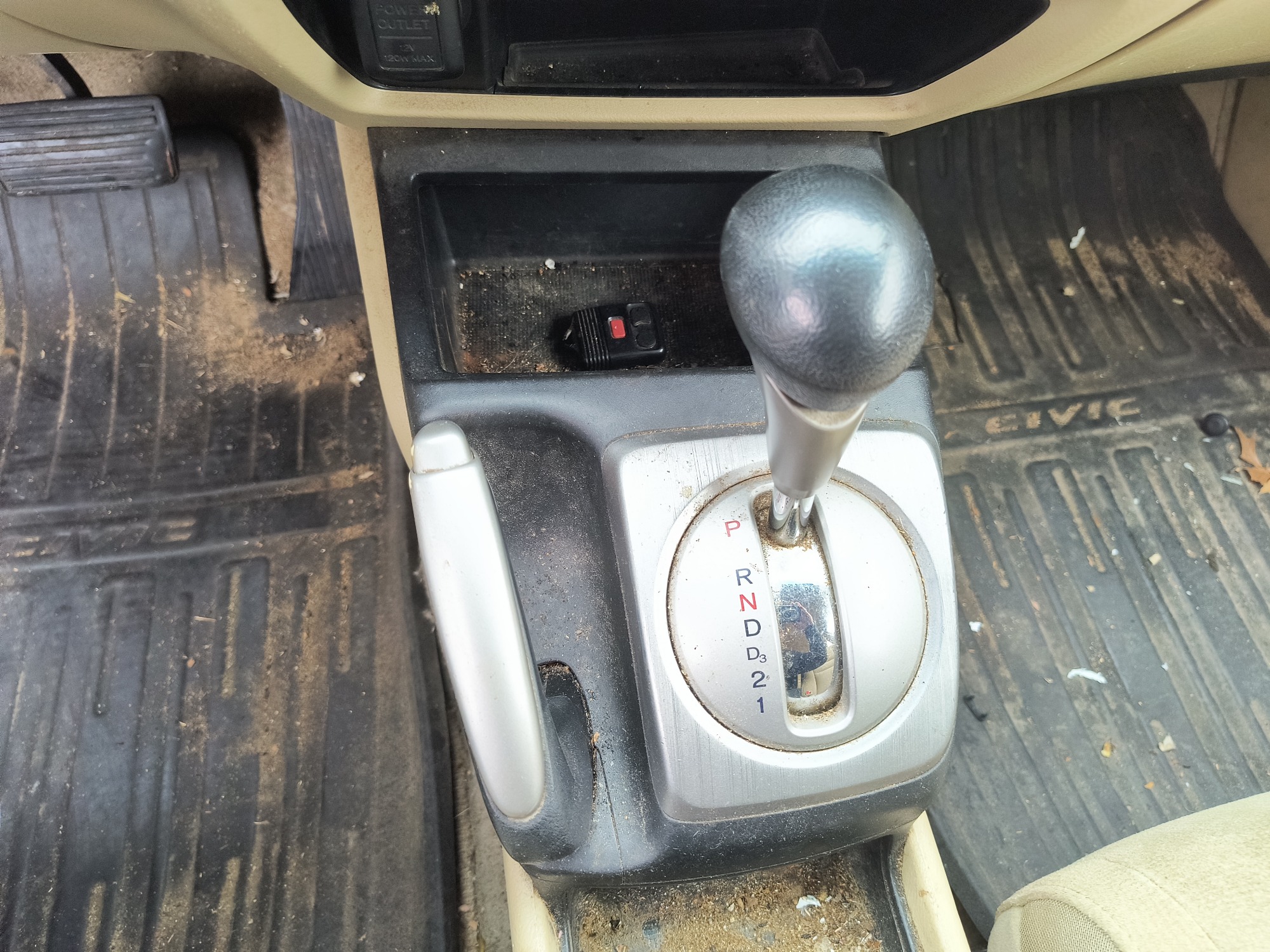 2006 honda civic lx-sedan-at with 229409 miles for sale near Elk River, Minnesota 106574_41_shifter.jpg