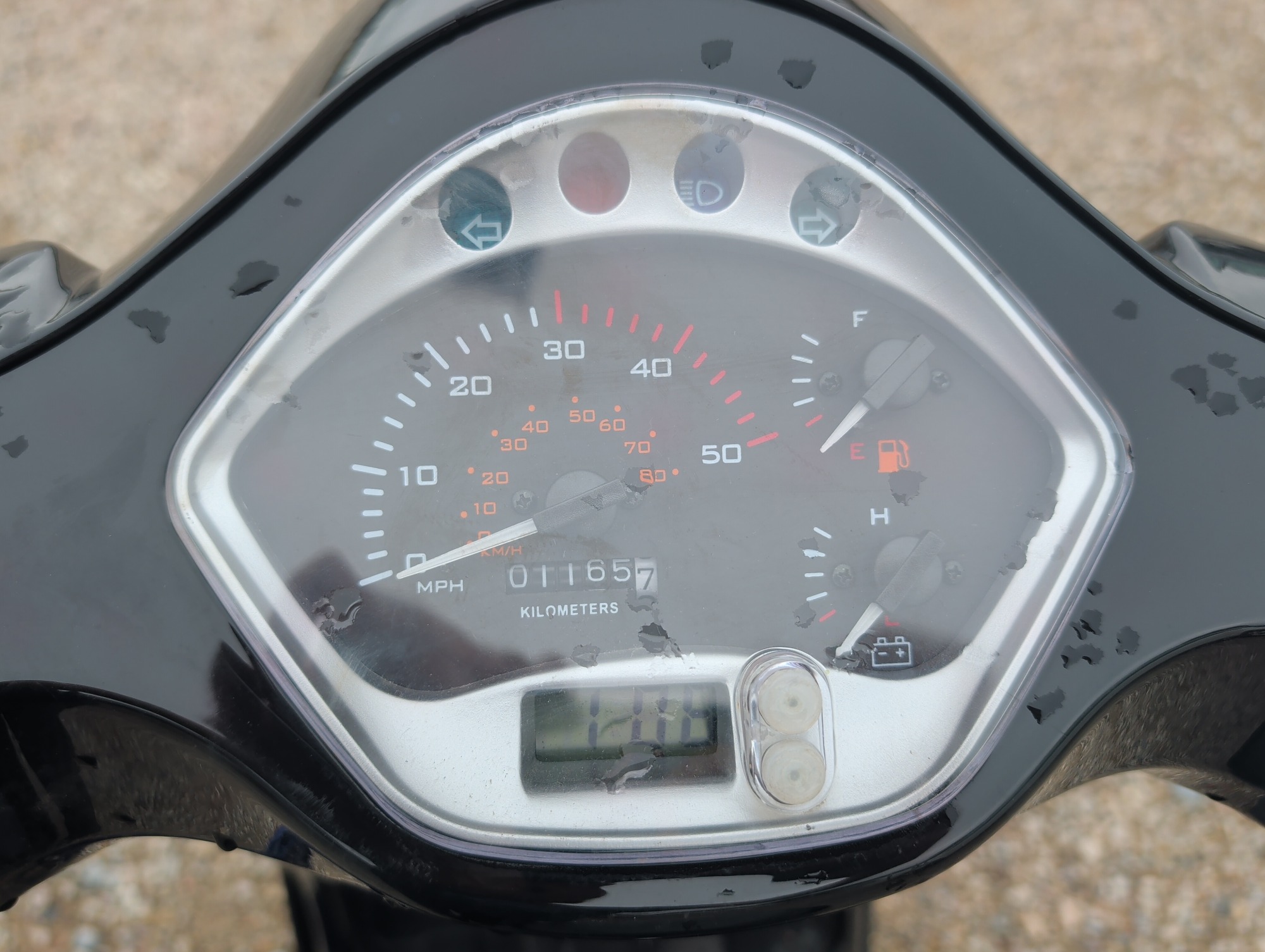 2025 zhng-lucky moped with 724 miles for sale near Elk River, Minnesota 106575_43_gauge_cluster.jpg