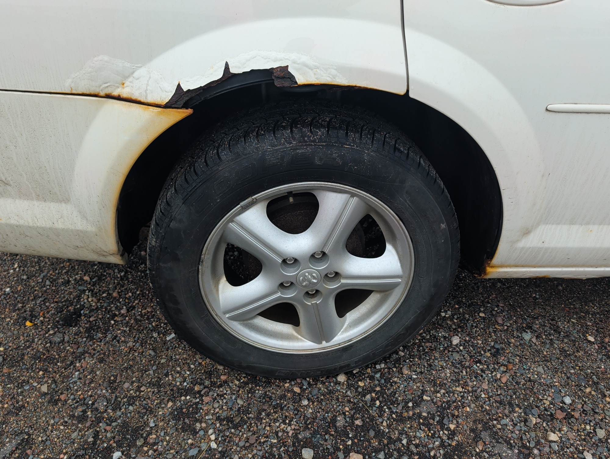 2005 dodge stratus with 83806 miles for sale near Elk River, Minnesota 106577_14_rear_pass_wheel.jpg