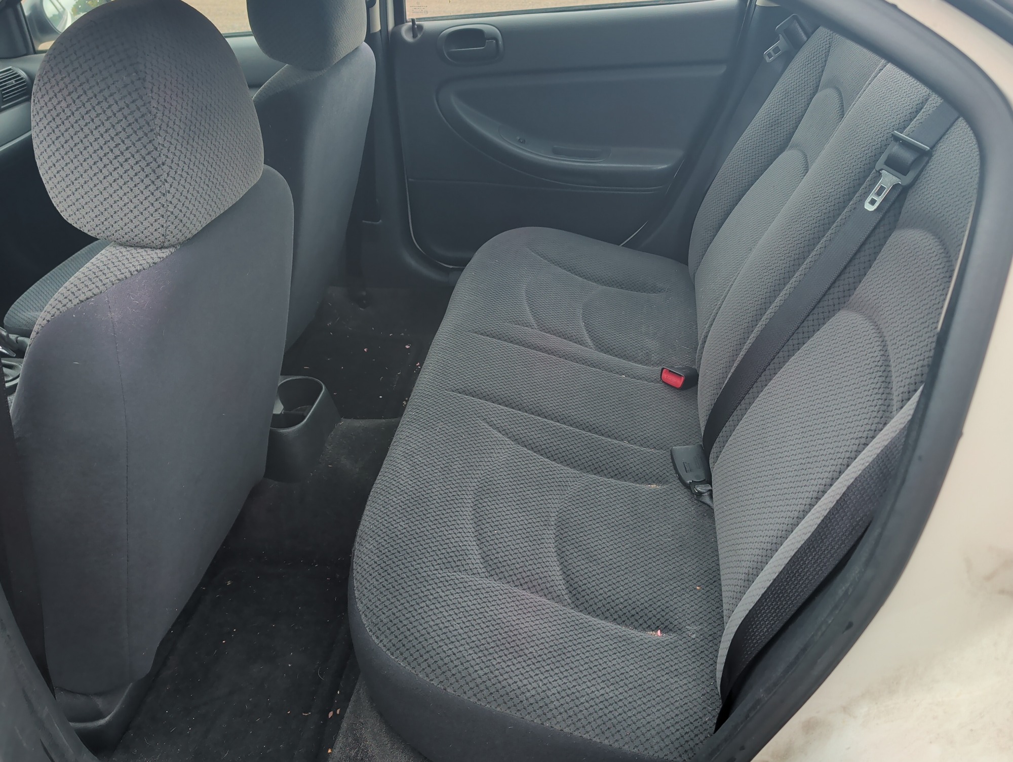 2005 dodge stratus with 83806 miles for sale near Elk River, Minnesota 106577_24_drv_rear_seat.jpg