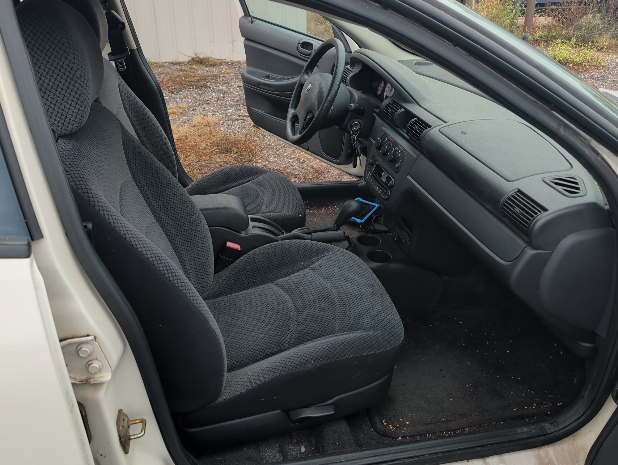 2005 dodge stratus with 83806 miles for sale near Elk River, Minnesota 106577_31_passenger_seat.jpg