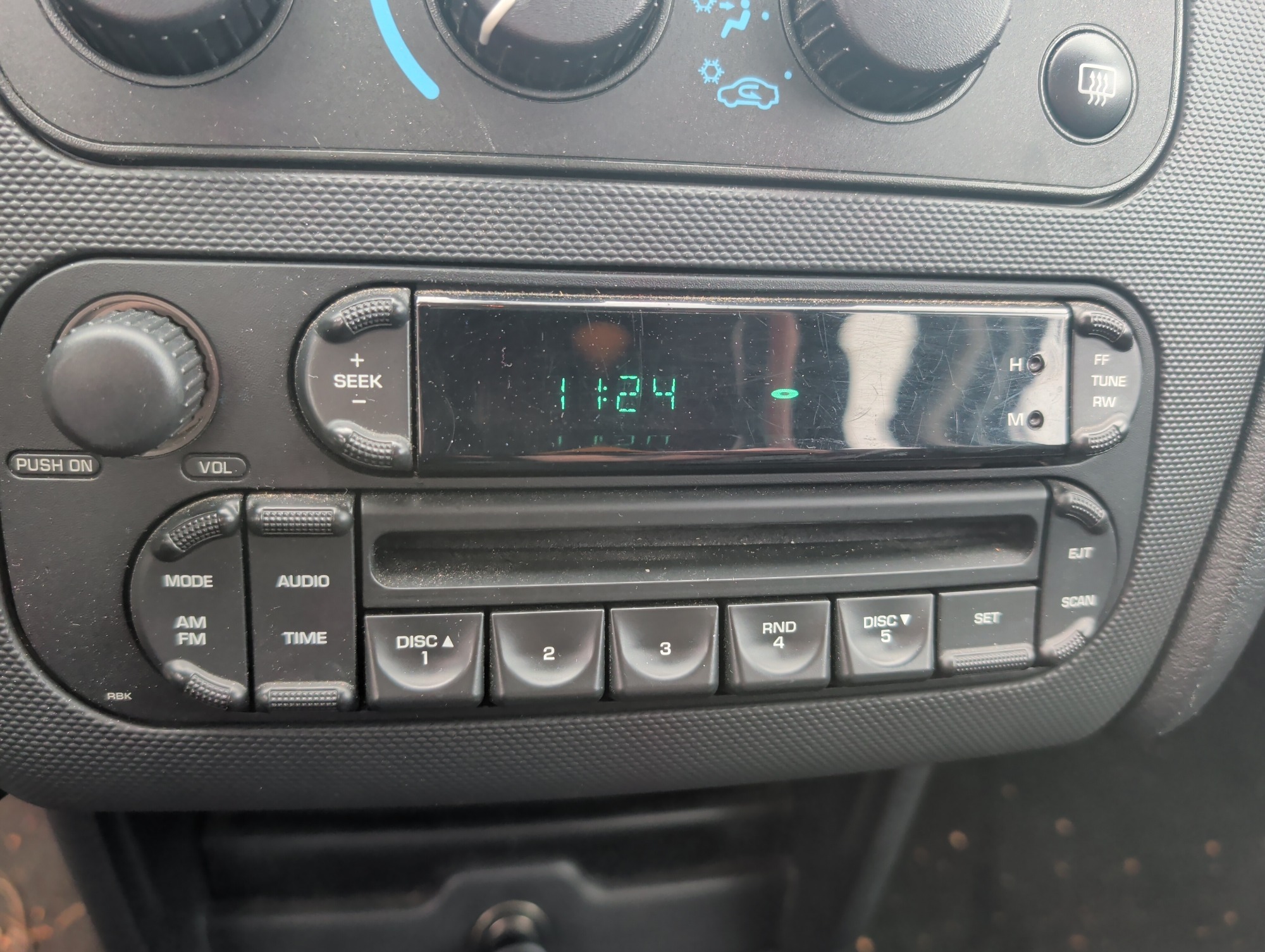 2005 dodge stratus with 83806 miles for sale near Elk River, Minnesota 106577_39_radio_closeup.jpg