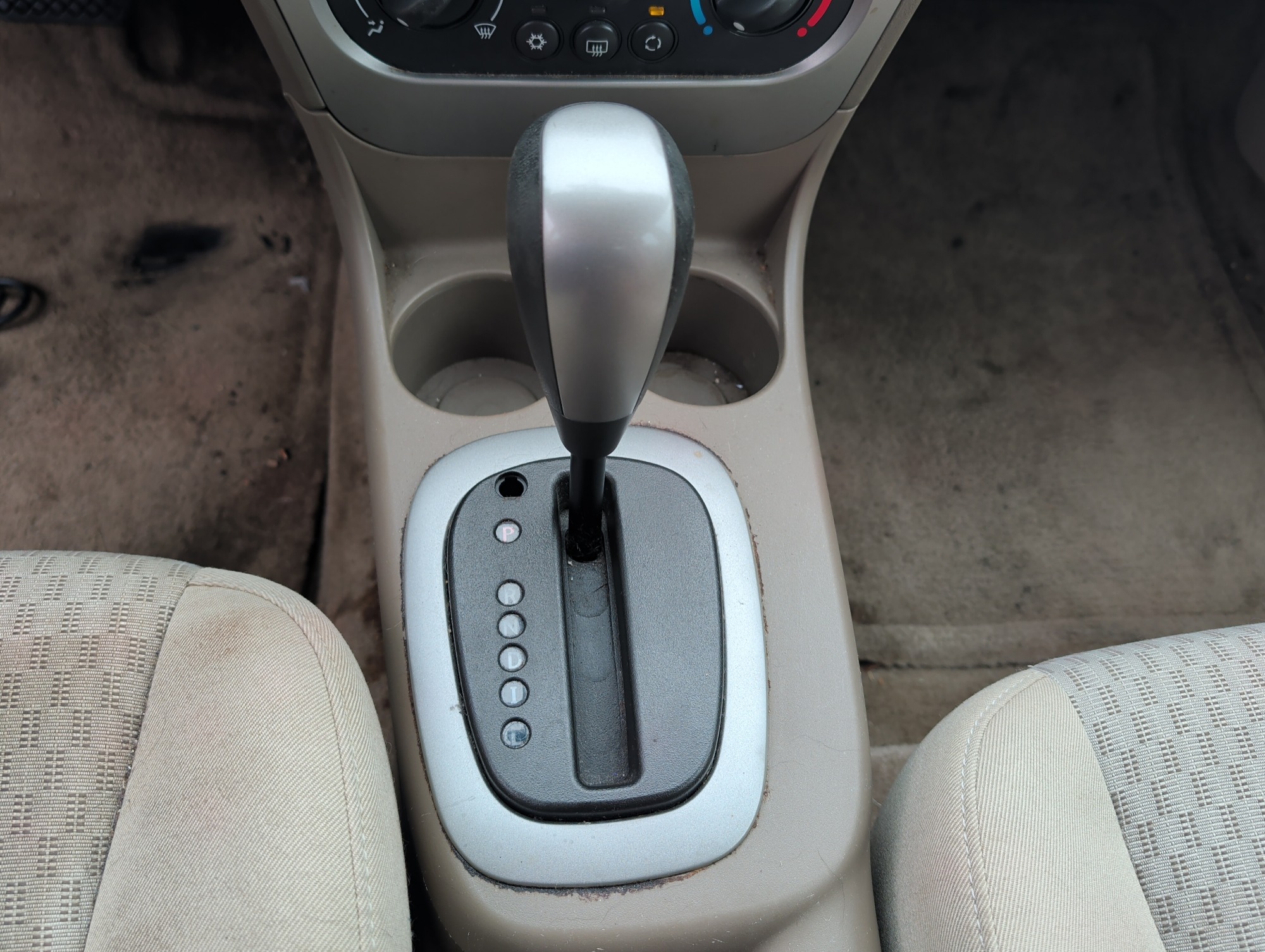 2006 saturn ion with 93338 miles for sale near Elk River, Minnesota 106579_41_shifter.jpg