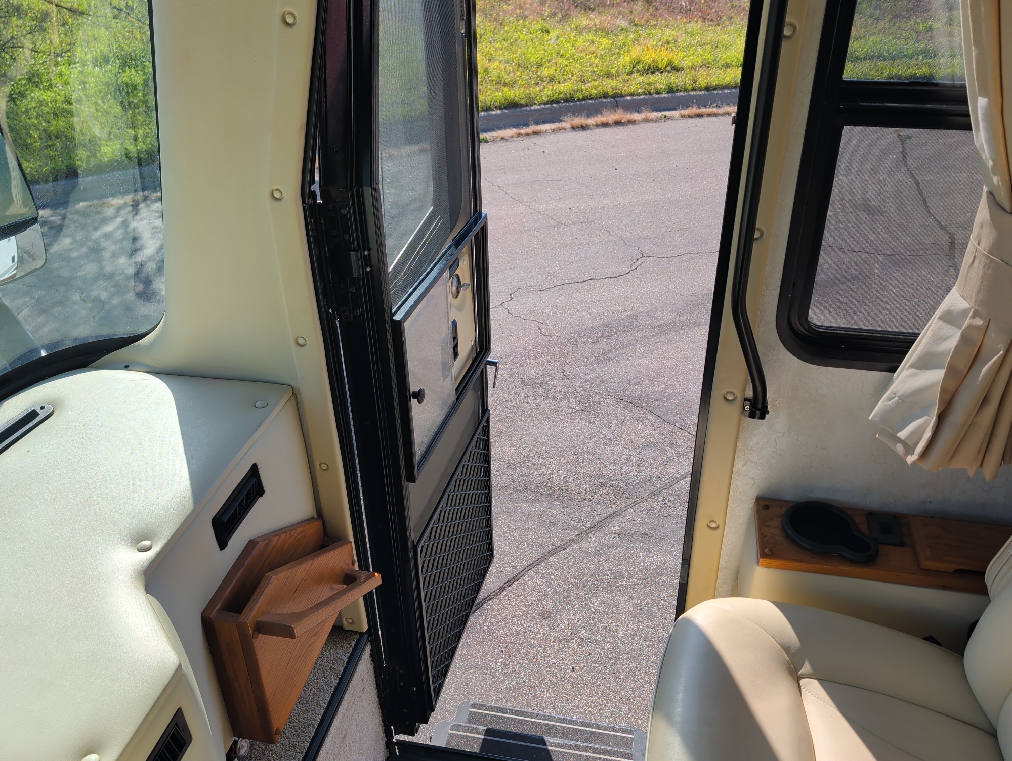 2000 roadmaster rail-dyanaster - with 51208 miles for sale near Elk River, Minnesota 106580_23_driver_door_panel.jpg