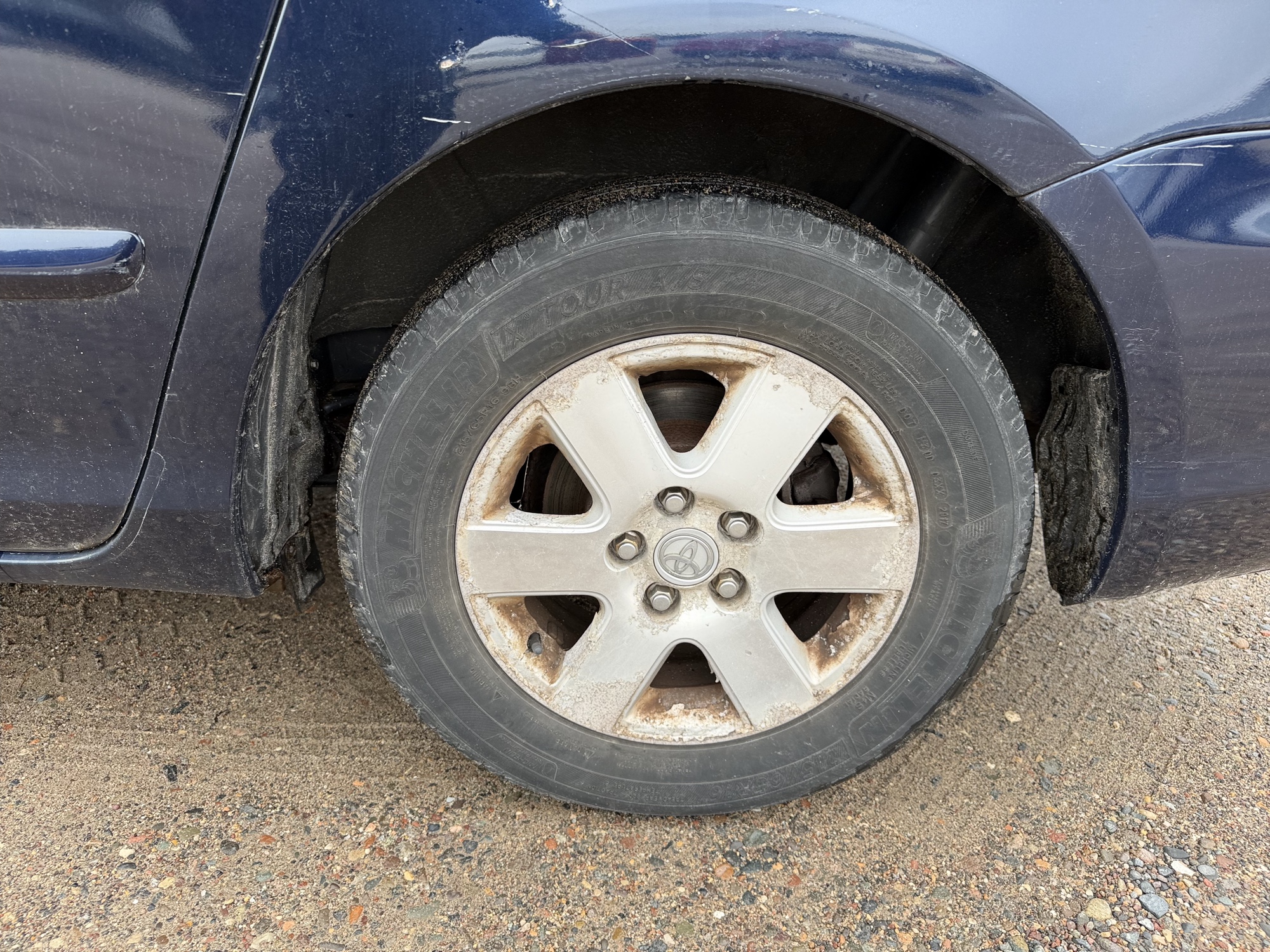 2006 toyota sienna le-7-passenger with 96729 miles for sale near Elk River, Minnesota 106581_13_rear_drv_wheel.jpg
