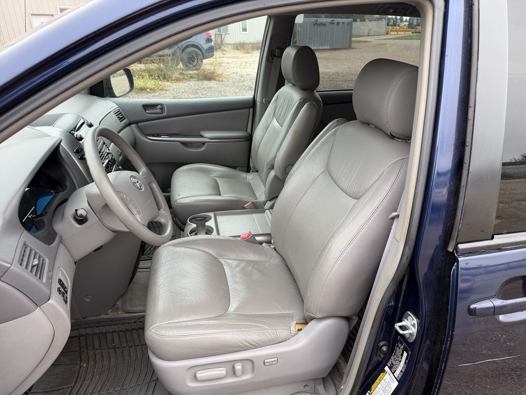 2006 toyota sienna le-7-passenger with 96729 miles for sale near Elk River, Minnesota 106581_22_driver_seat.jpg