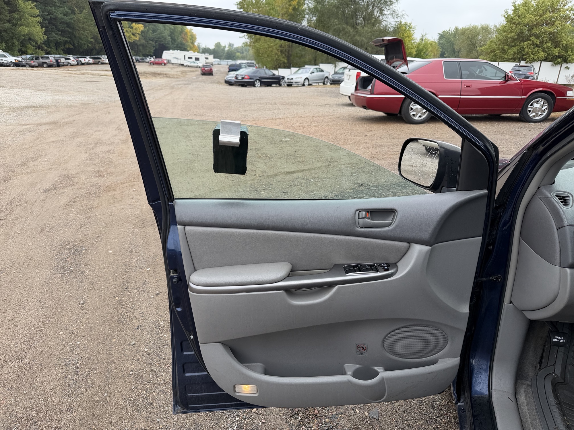 2006 toyota sienna le-7-passenger with 96729 miles for sale near Elk River, Minnesota 106581_23_driver_door_panel.jpg
