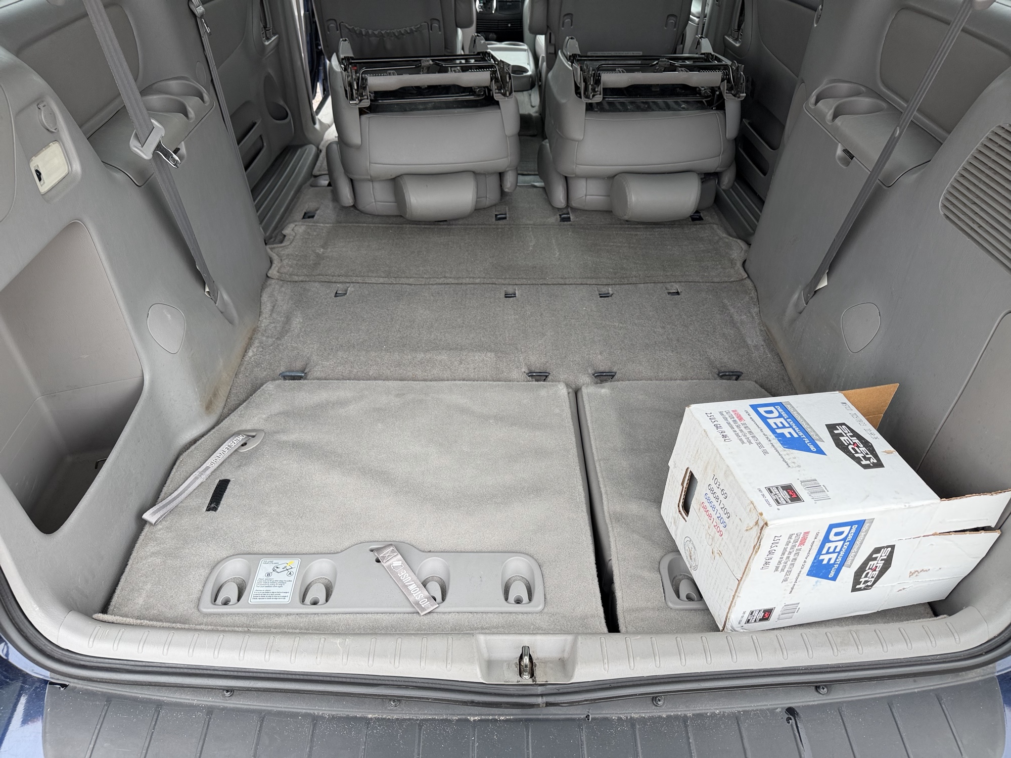 2006 toyota sienna le-7-passenger with 96729 miles for sale near Elk River, Minnesota 106581_26_trunk.jpg