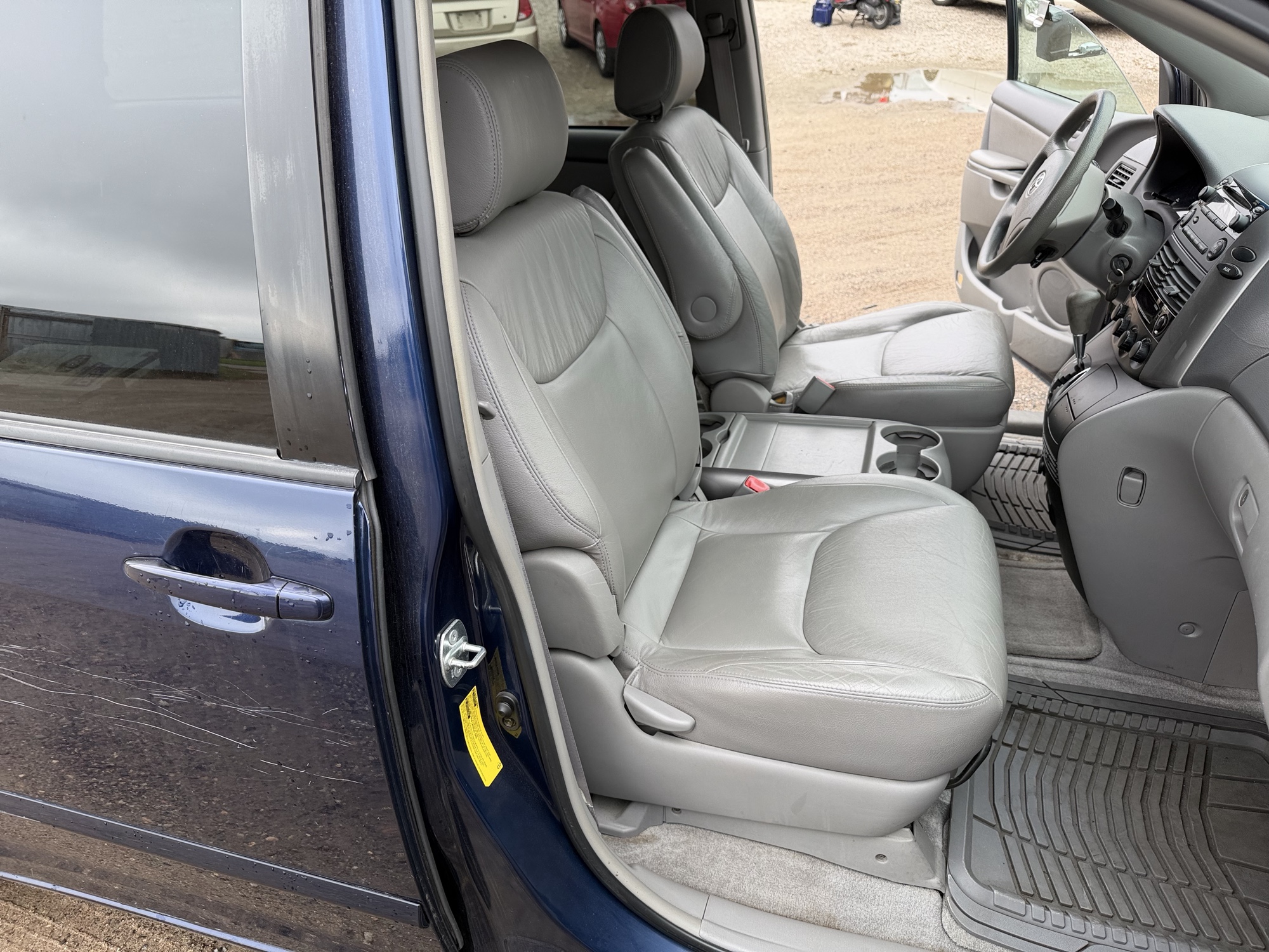 2006 toyota sienna le-7-passenger with 96729 miles for sale near Elk River, Minnesota 106581_31_passenger_seat.jpg