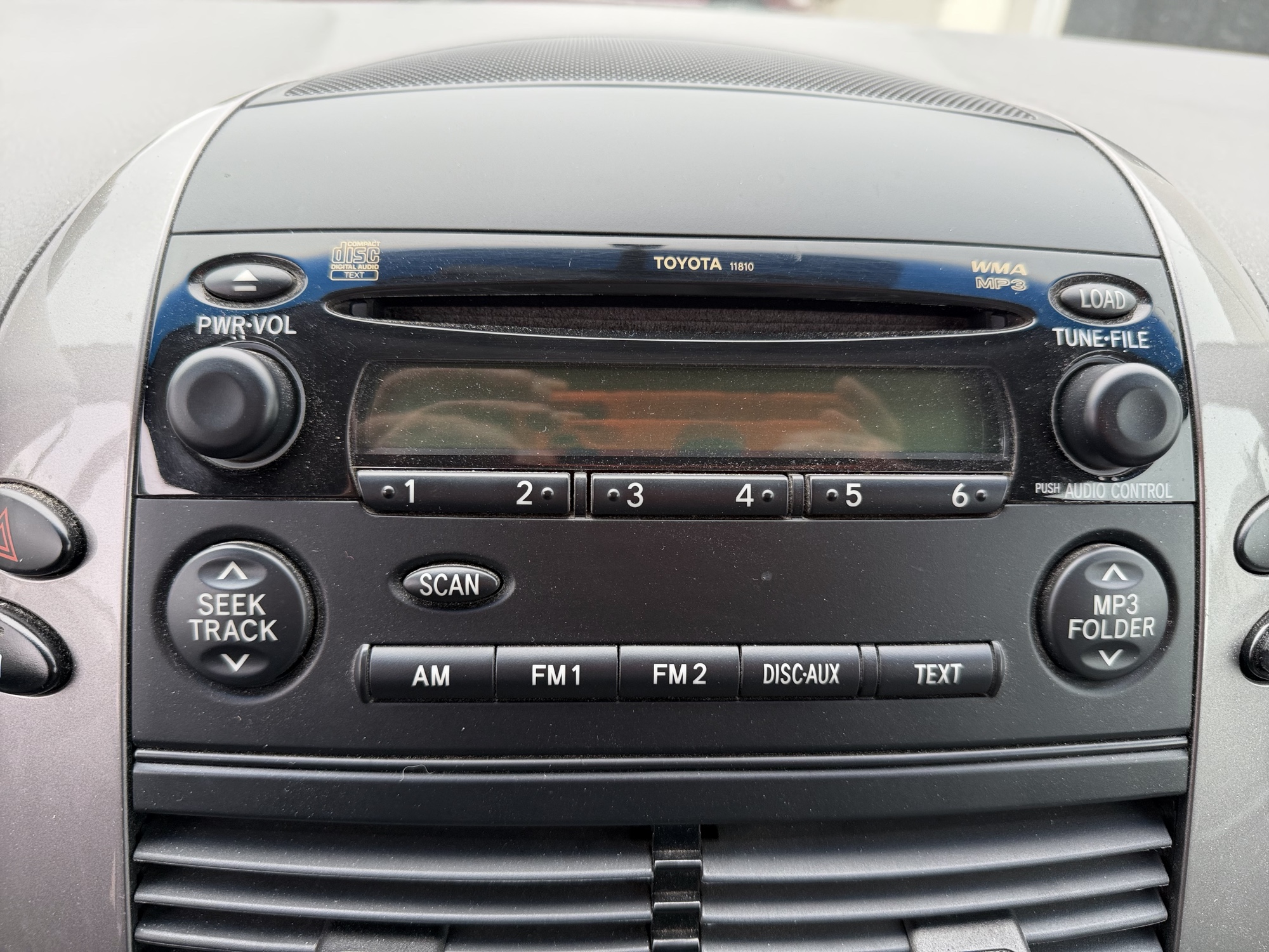 2006 toyota sienna le-7-passenger with 96729 miles for sale near Elk River, Minnesota 106581_39_radio_closeup.jpg