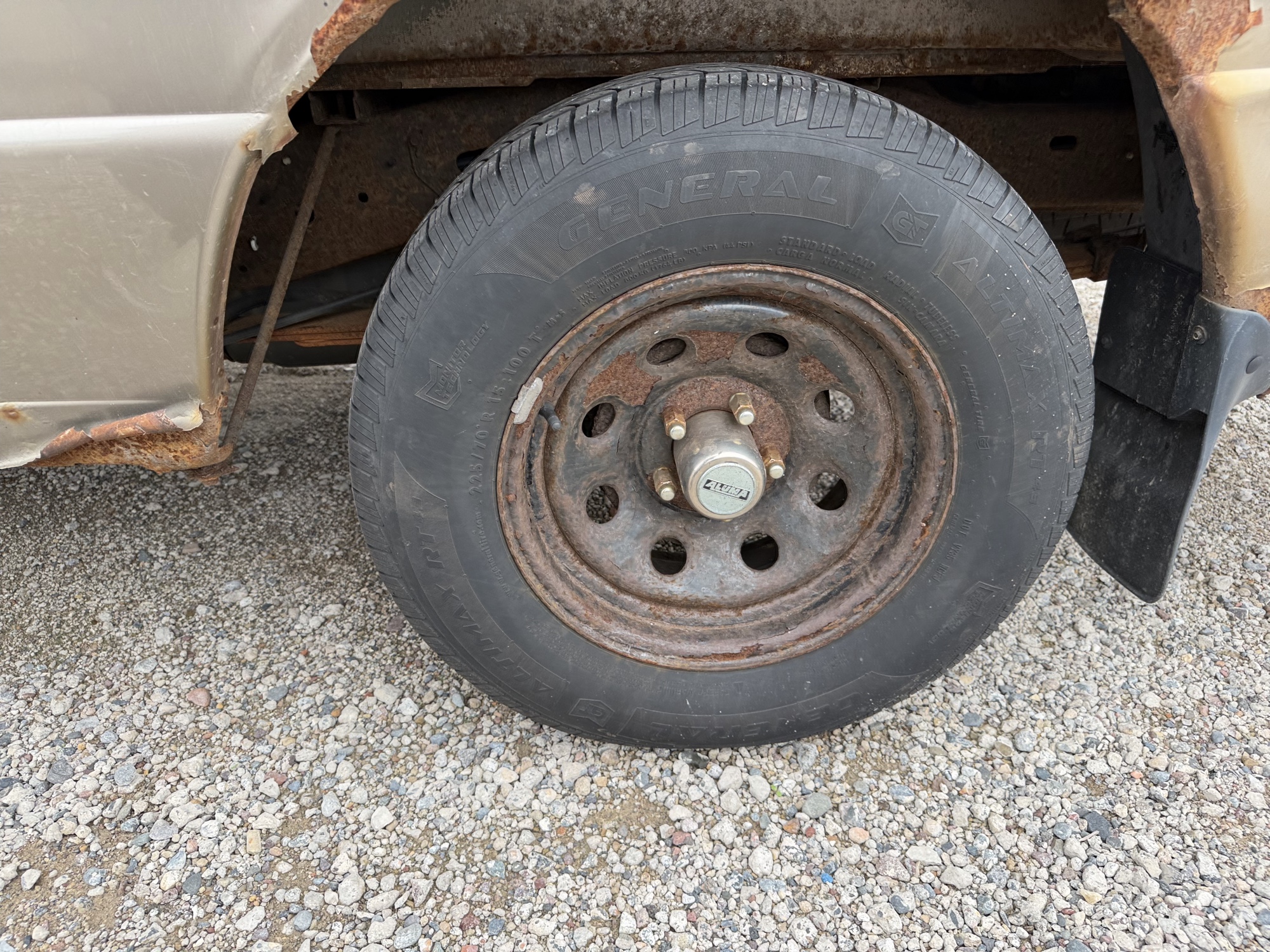 2004 ford ranger xlt-long-bed-2wd with 248447 miles for sale near Elk River, Minnesota 106582_13_rear_drv_wheel.jpg