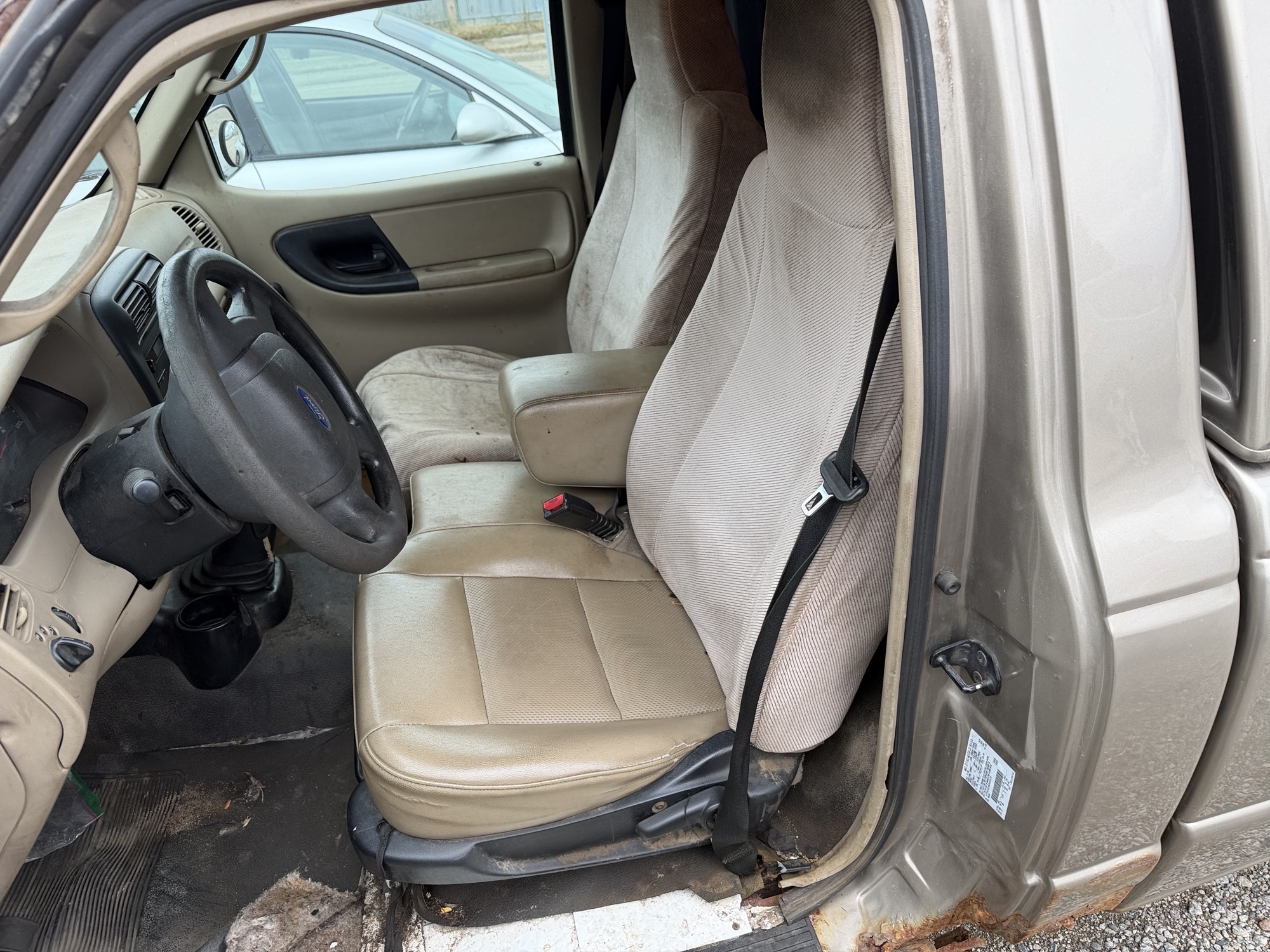 2004 ford ranger xlt-long-bed-2wd with 248447 miles for sale near Elk River, Minnesota 106582_22_driver_seat.jpg