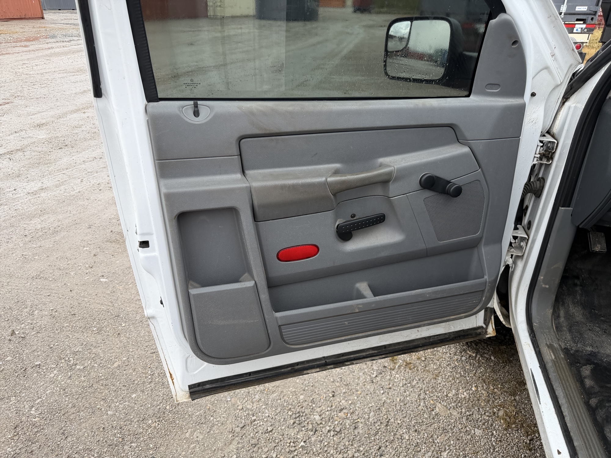 2008 dodge ram-1500 st-2wd with 146554 miles for sale near St. Louis, Missouri 106583_23_driver_door_panel.jpg
