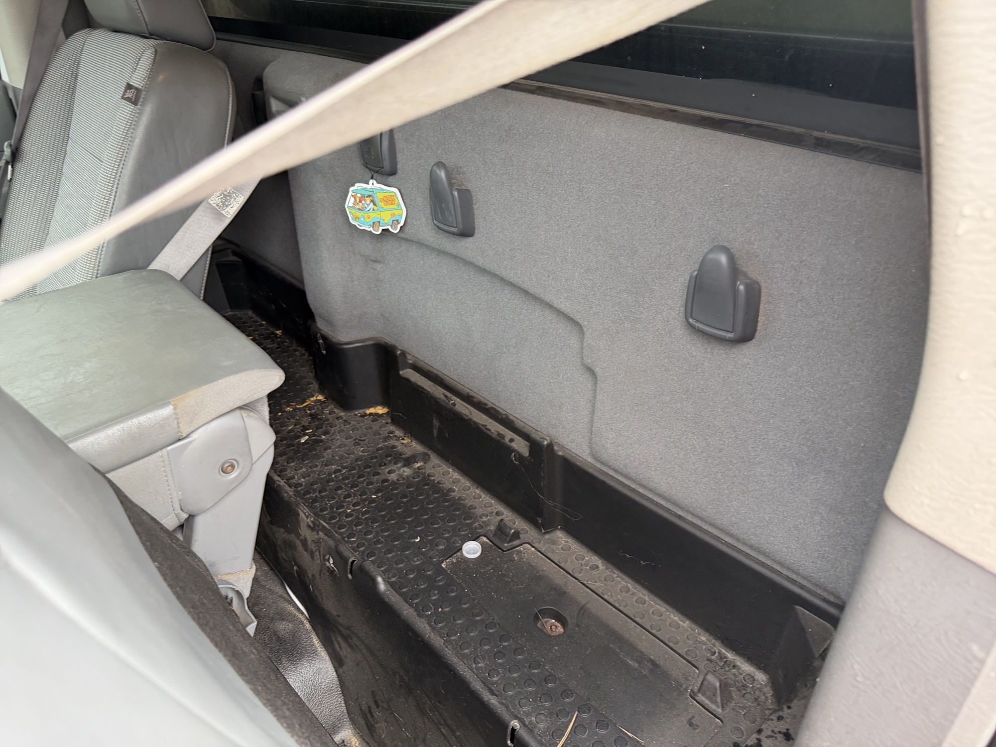 2008 dodge ram-1500 st-2wd with 146554 miles for sale near St. Louis, Missouri 106583_25_drv_rear_door_panel.jpg