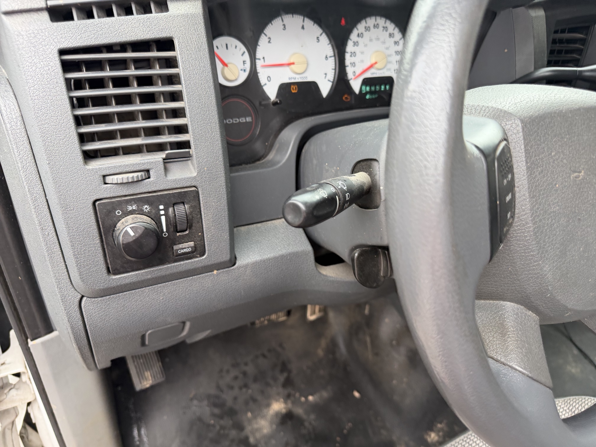 2008 dodge ram-1500 st-2wd with 146554 miles for sale near St. Louis, Missouri 106583_37_left_of_steering_wheel.jpg