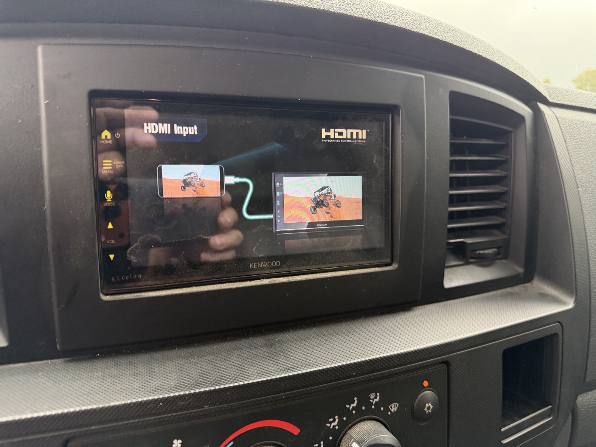2008 dodge ram-1500 st-2wd with 146554 miles for sale near St. Louis, Missouri 106583_39_radio_closeup.jpg