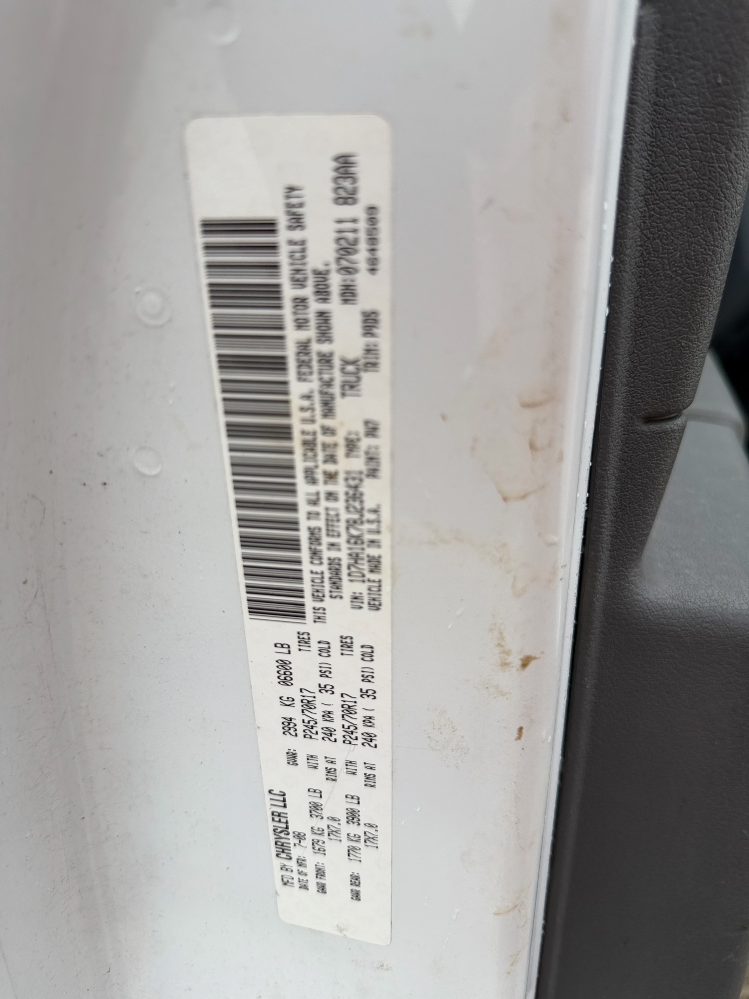 2008 dodge ram-1500 st-2wd with 146554 miles for sale near St. Louis, Missouri 106583_47_door_vin_sticker.jpg