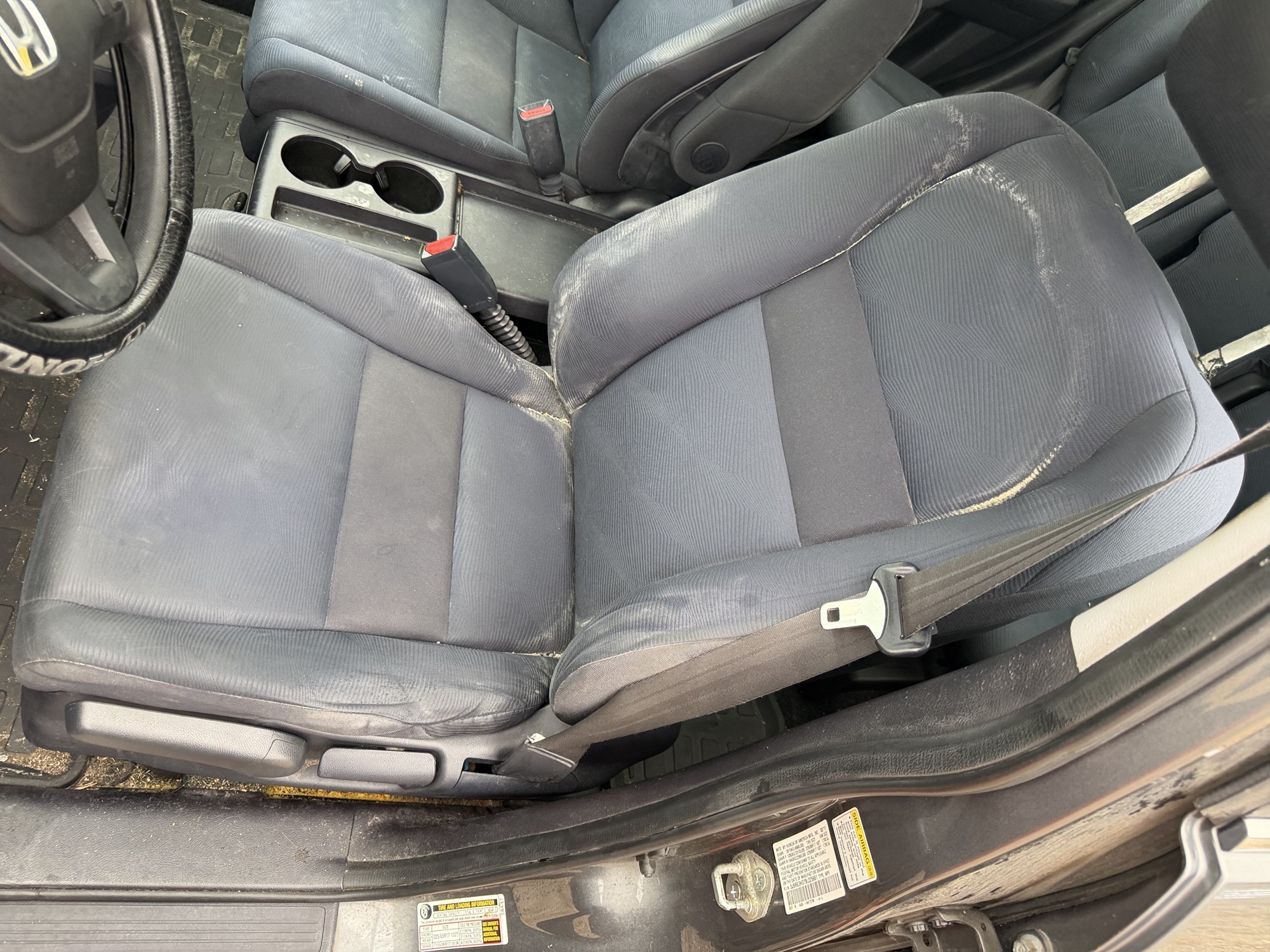 2011 honda cr-v lx-2wd-5-speed-at with 323616 miles for sale near St. Louis, Missouri 106584_22_driver_seat.jpg