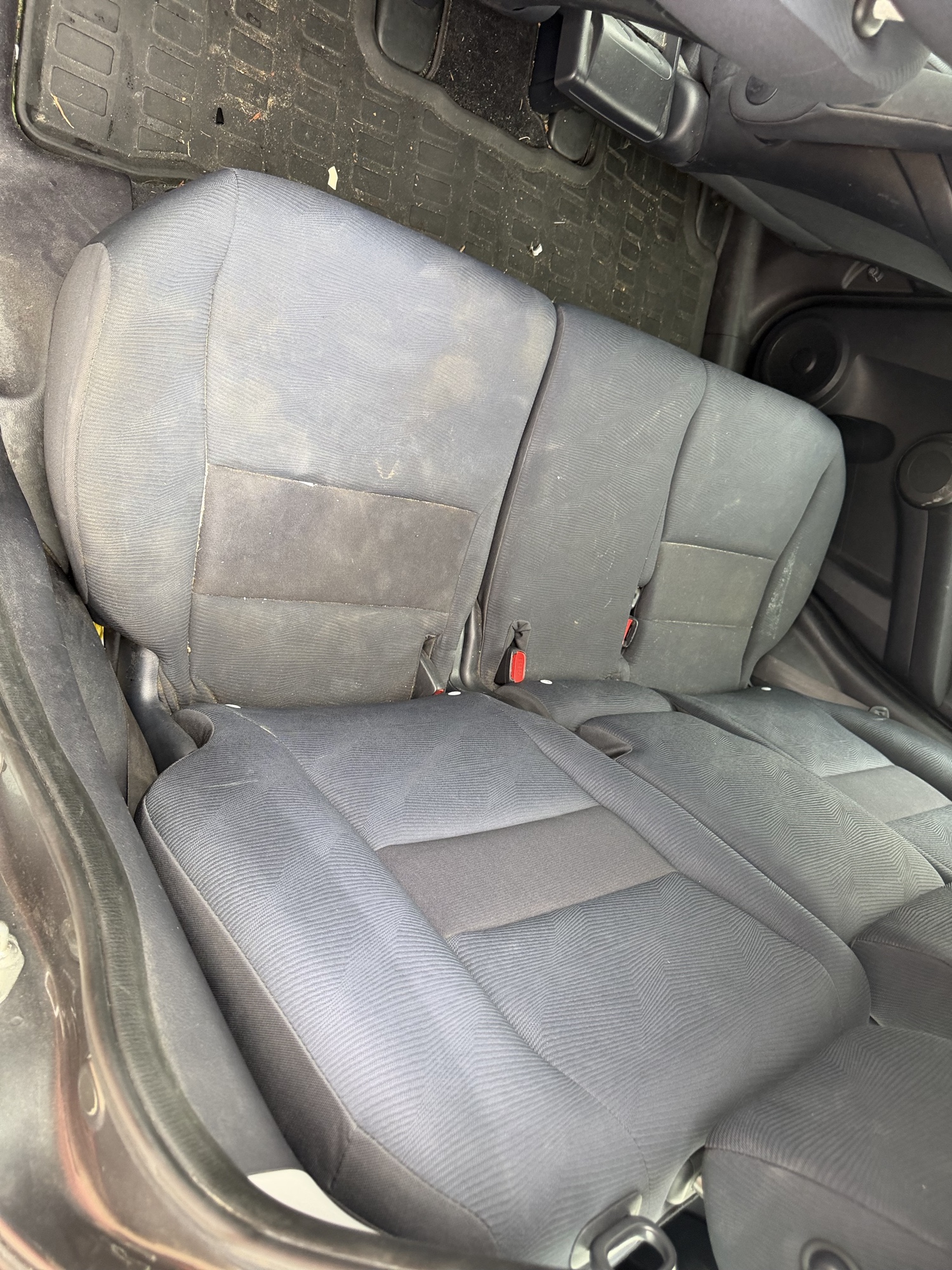 2011 honda cr-v lx-2wd-5-speed-at with 323616 miles for sale near St. Louis, Missouri 106584_24_drv_rear_seat.jpg