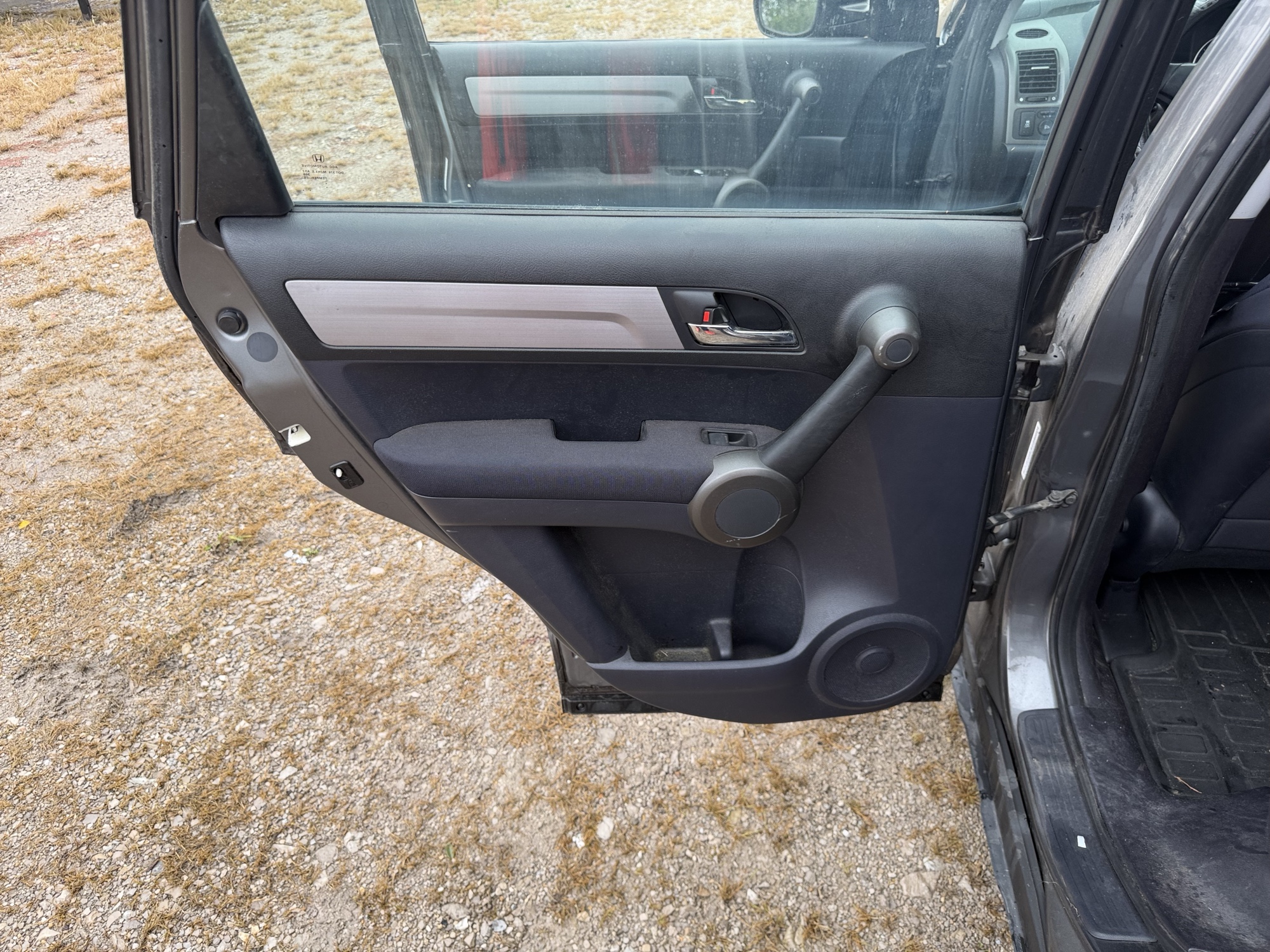 2011 honda cr-v lx-2wd-5-speed-at with 323616 miles for sale near St. Louis, Missouri 106584_25_drv_rear_door_panel.jpg