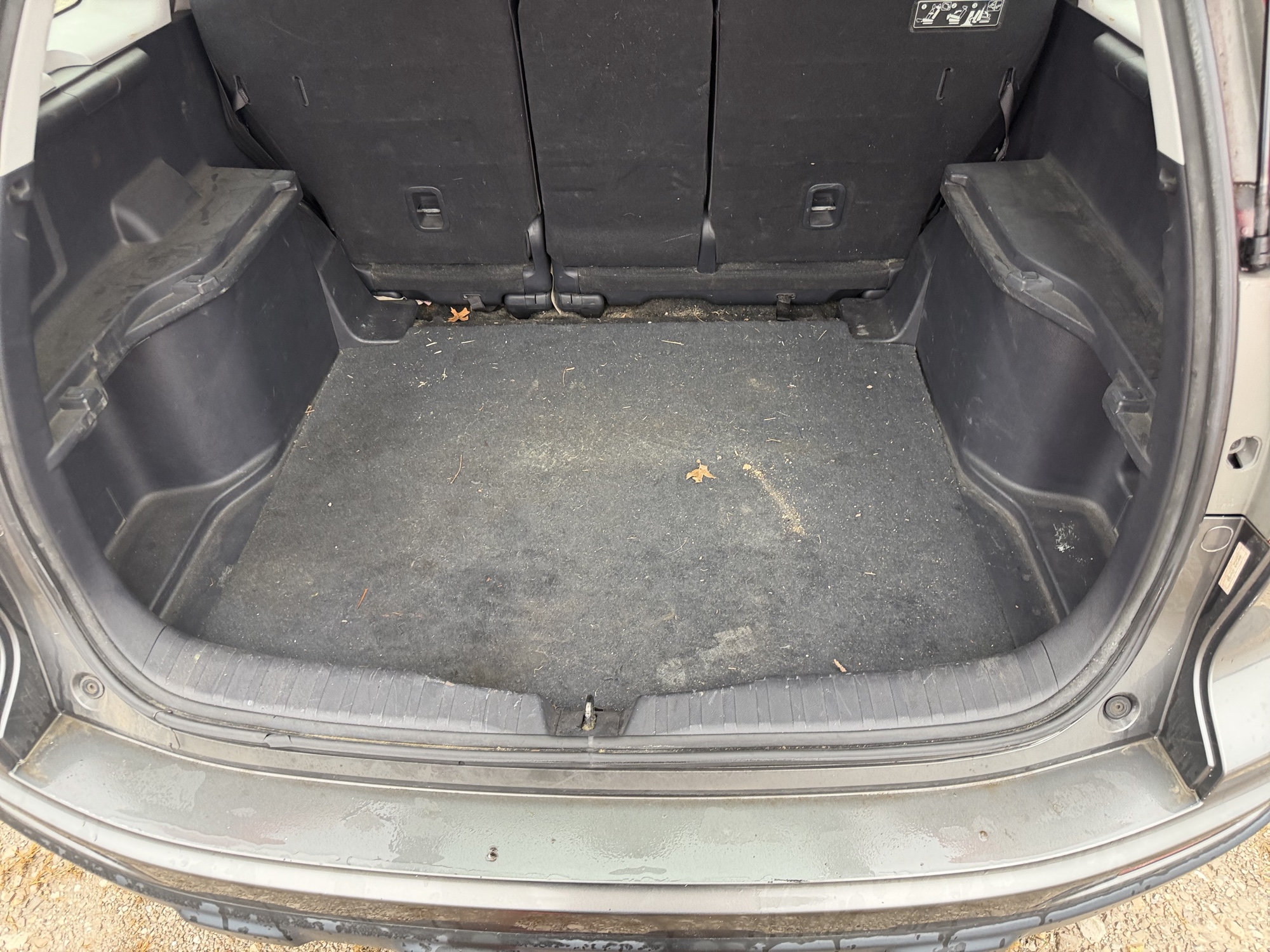 2011 honda cr-v lx-2wd-5-speed-at with 323616 miles for sale near St. Louis, Missouri 106584_26_trunk.jpg