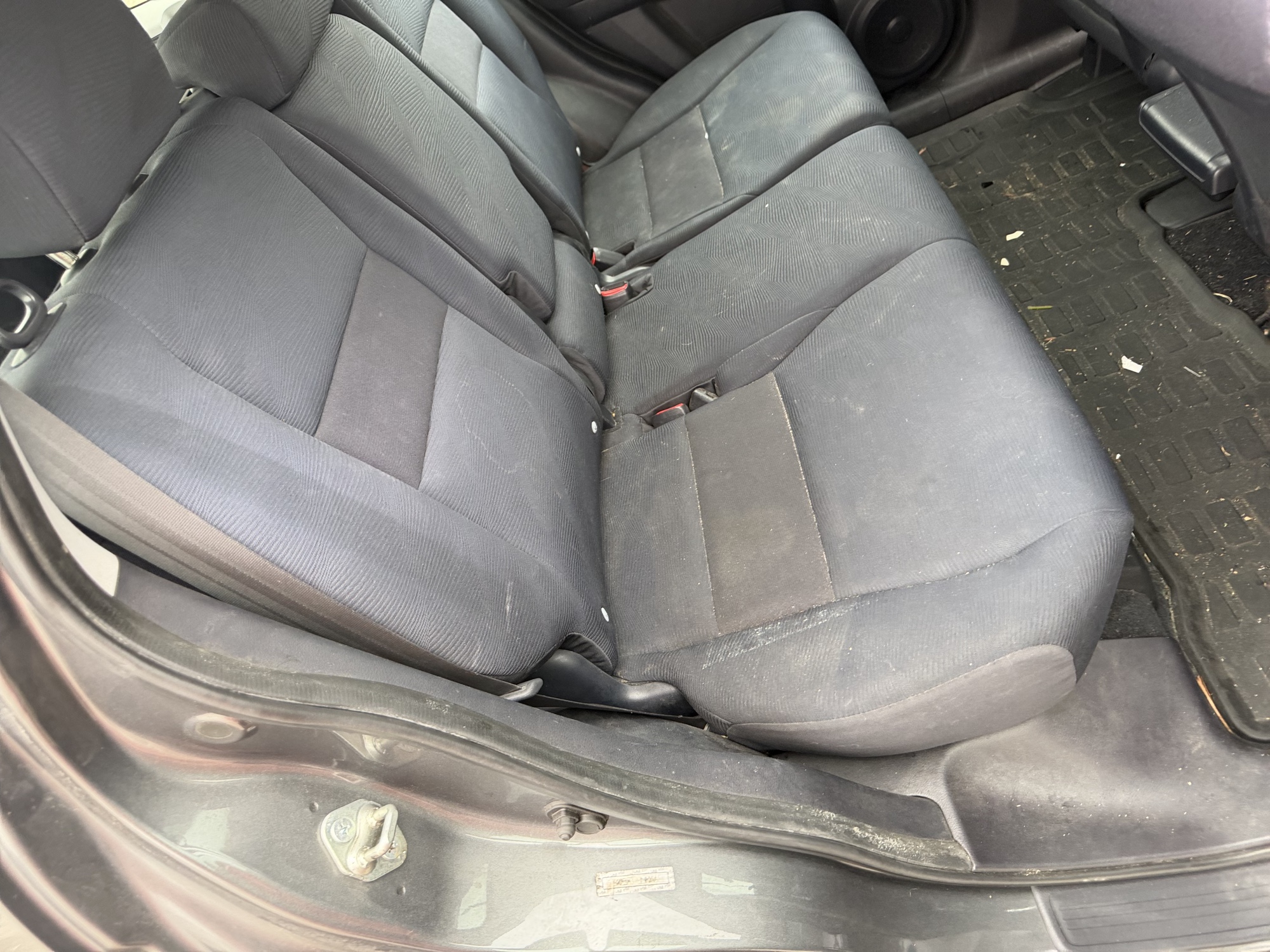 2011 honda cr-v lx-2wd-5-speed-at with 323616 miles for sale near St. Louis, Missouri 106584_28_pass_rear_seat.jpg