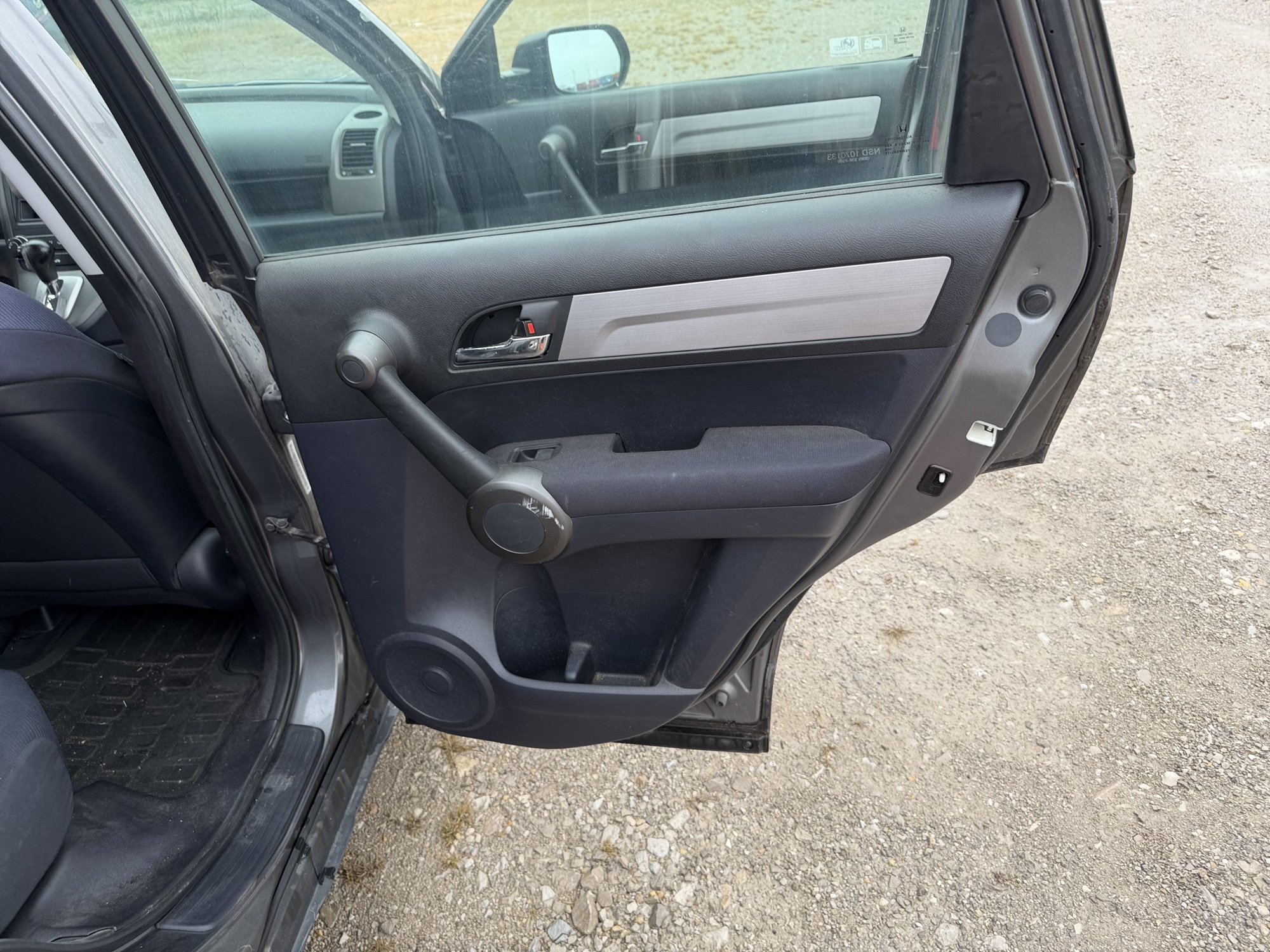 2011 honda cr-v lx-2wd-5-speed-at with 323616 miles for sale near St. Louis, Missouri 106584_30_pass_rear_door_panel.jpg