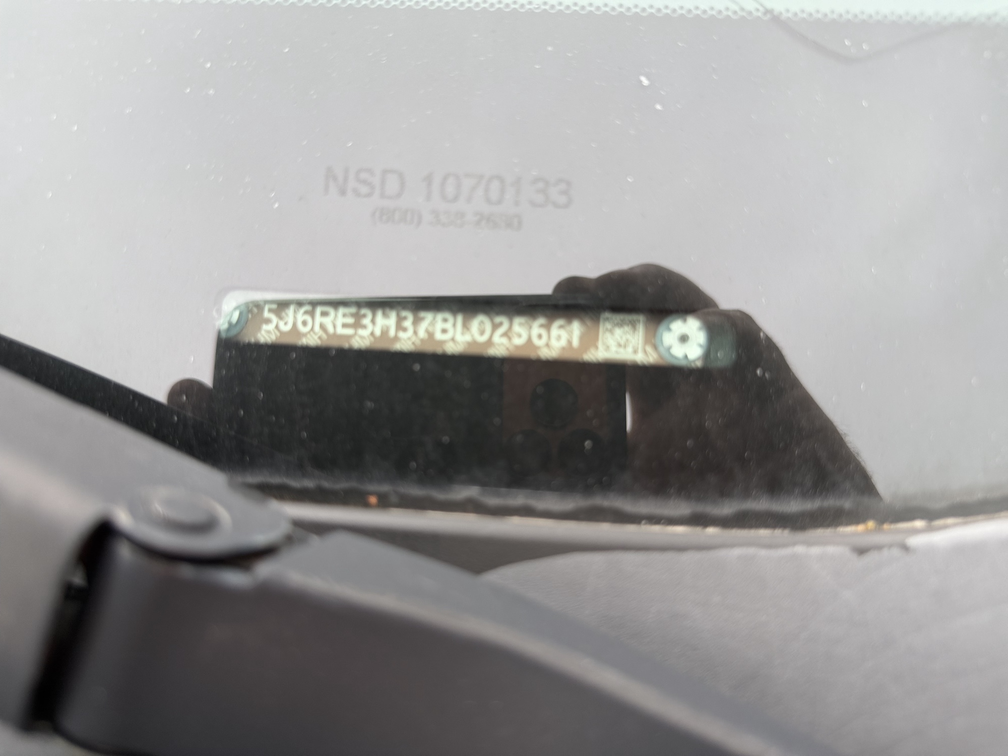 2011 honda cr-v lx-2wd-5-speed-at with 323616 miles for sale near St. Louis, Missouri 106584_48_windshield_vin_plate.jpg