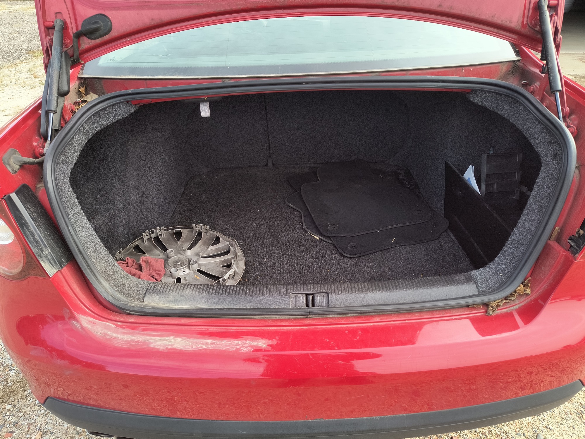 2010 volkswagen jetta s-pzev with 147137 miles for sale near Elk River, Minnesota 106585_26_trunk.jpg