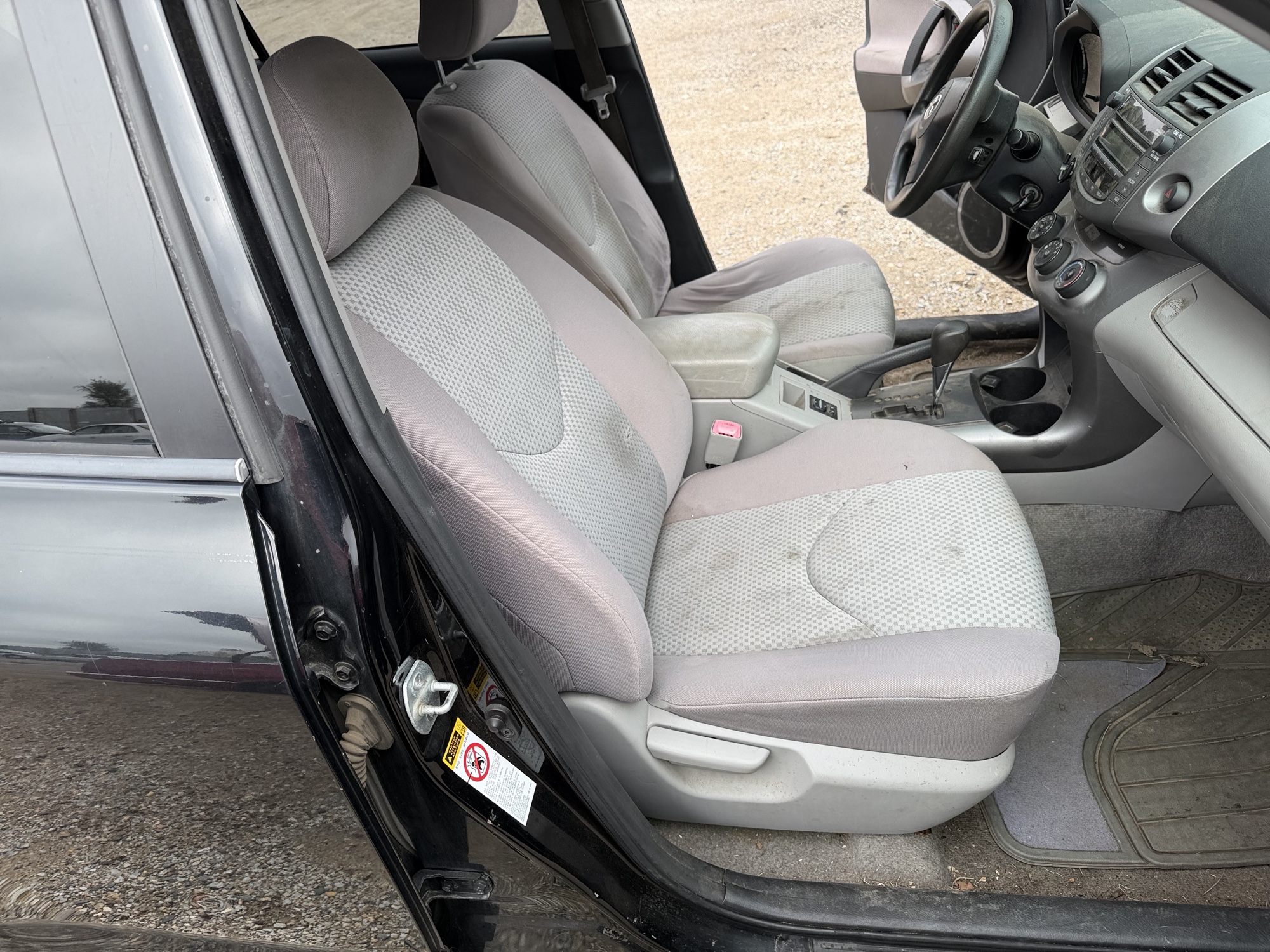 2007 toyota rav4 base-i4-2wd with 291949 miles for sale near Elk River, Minnesota 106586_31_passenger_seat.jpg