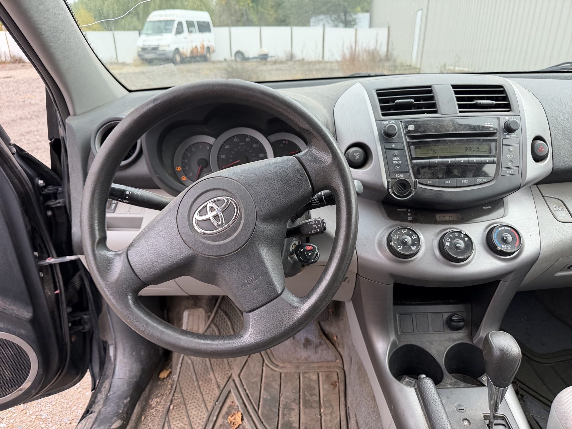 2007 toyota rav4 base-i4-2wd with 291949 miles for sale near Elk River, Minnesota 106586_33_dash_from_driver.jpg